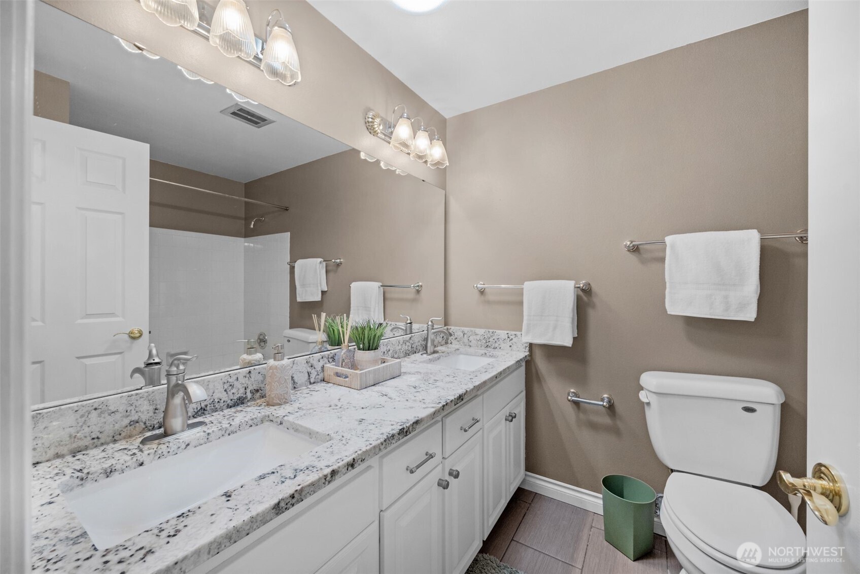 19122 34th Place Property Photo 17