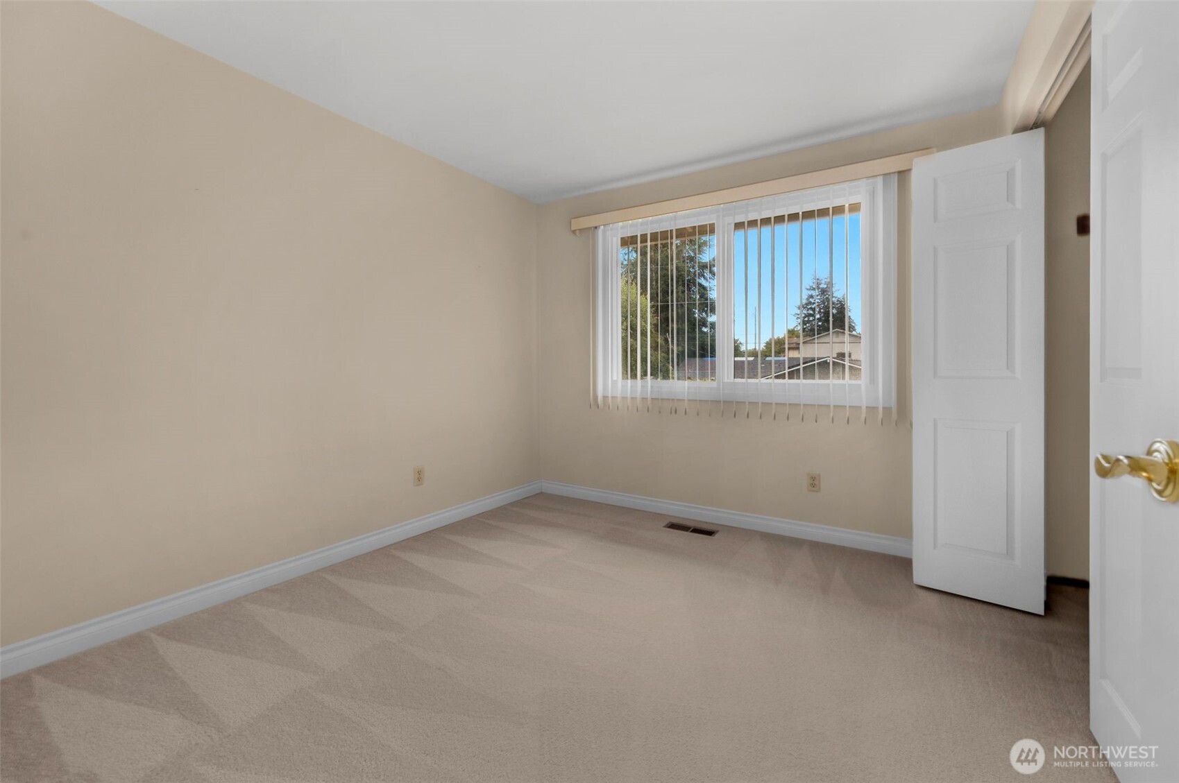 19122 34th Place Property Photo 20