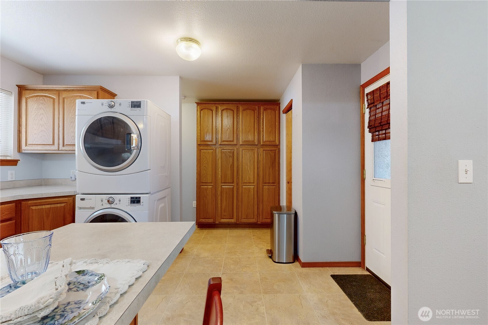 735 Ne Spitzenburg Street Property Photo 10