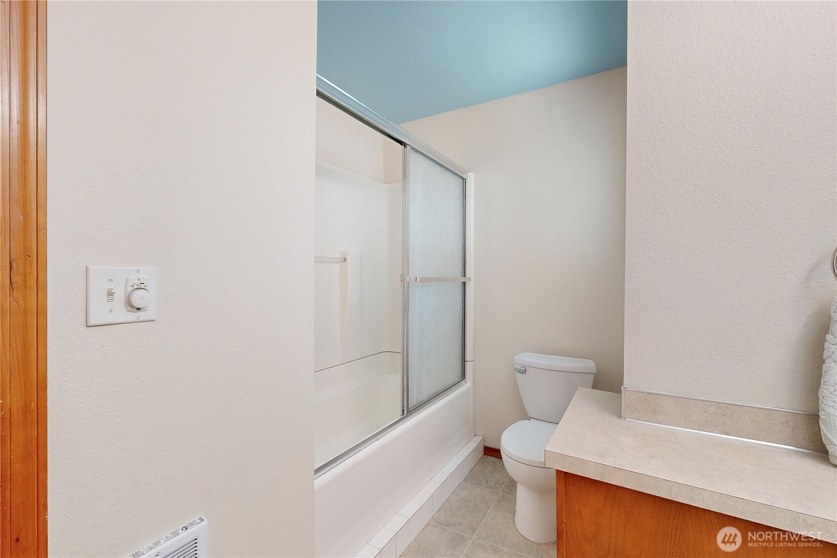 735 Ne Spitzenburg Street Property Photo 18