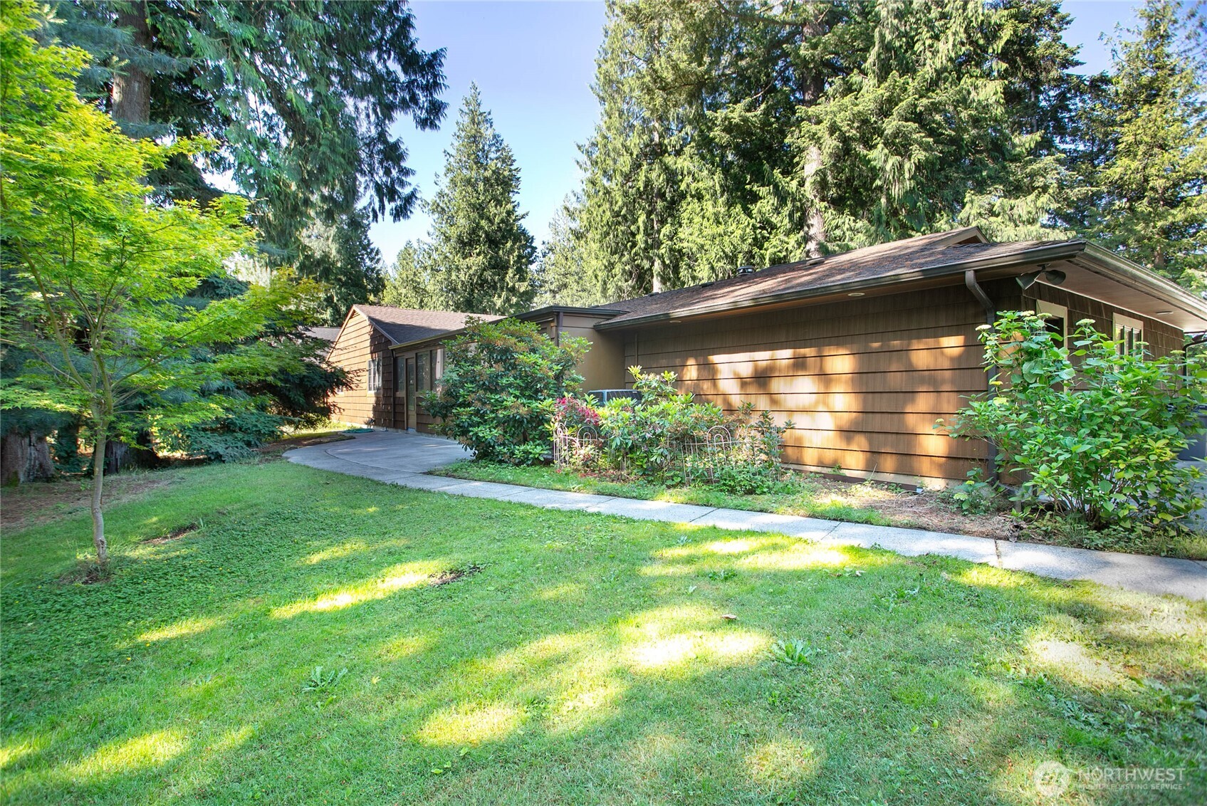 450 Wood Creek Drive Property Photo 4