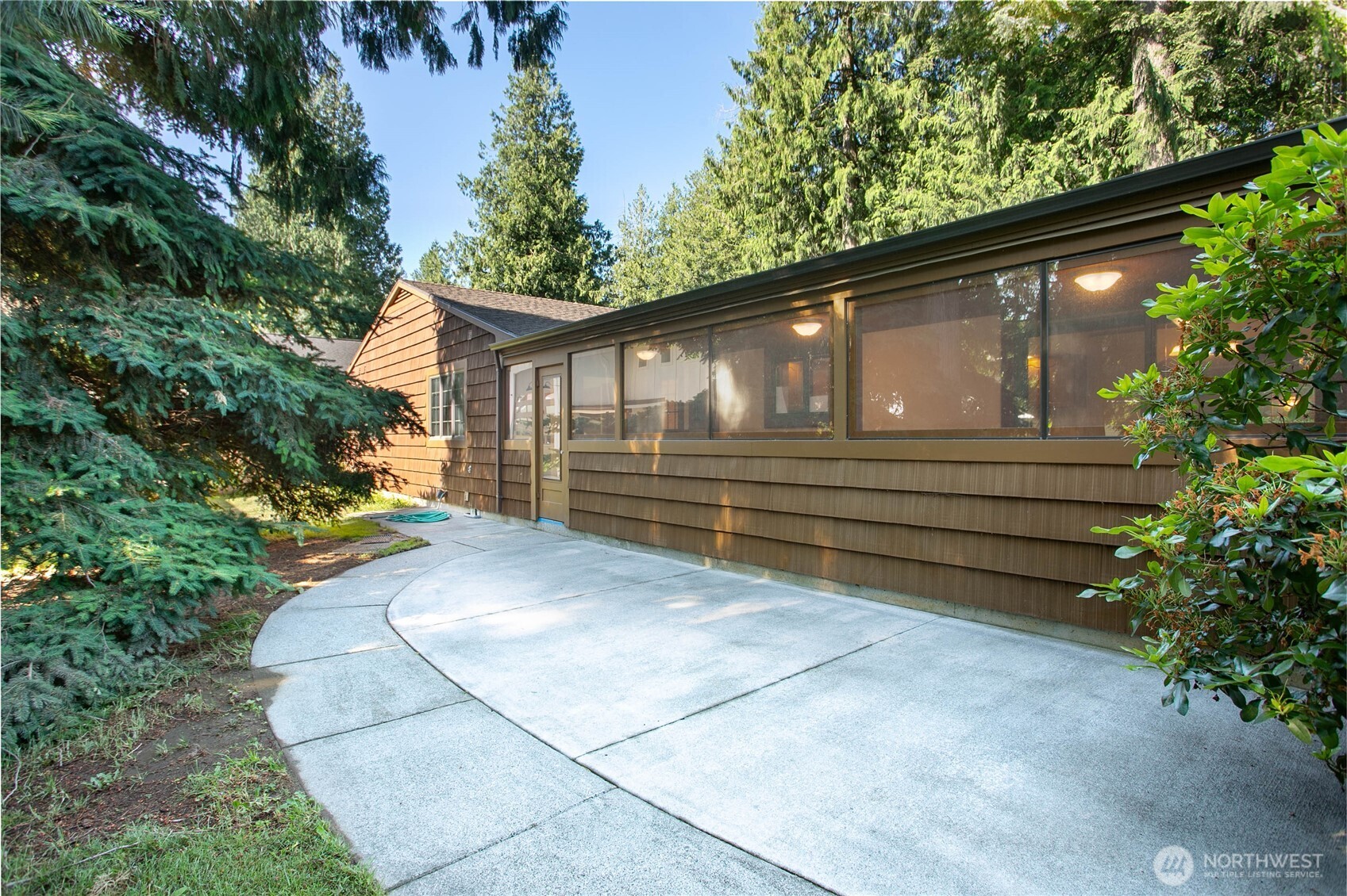450 Wood Creek Drive Property Photo 6