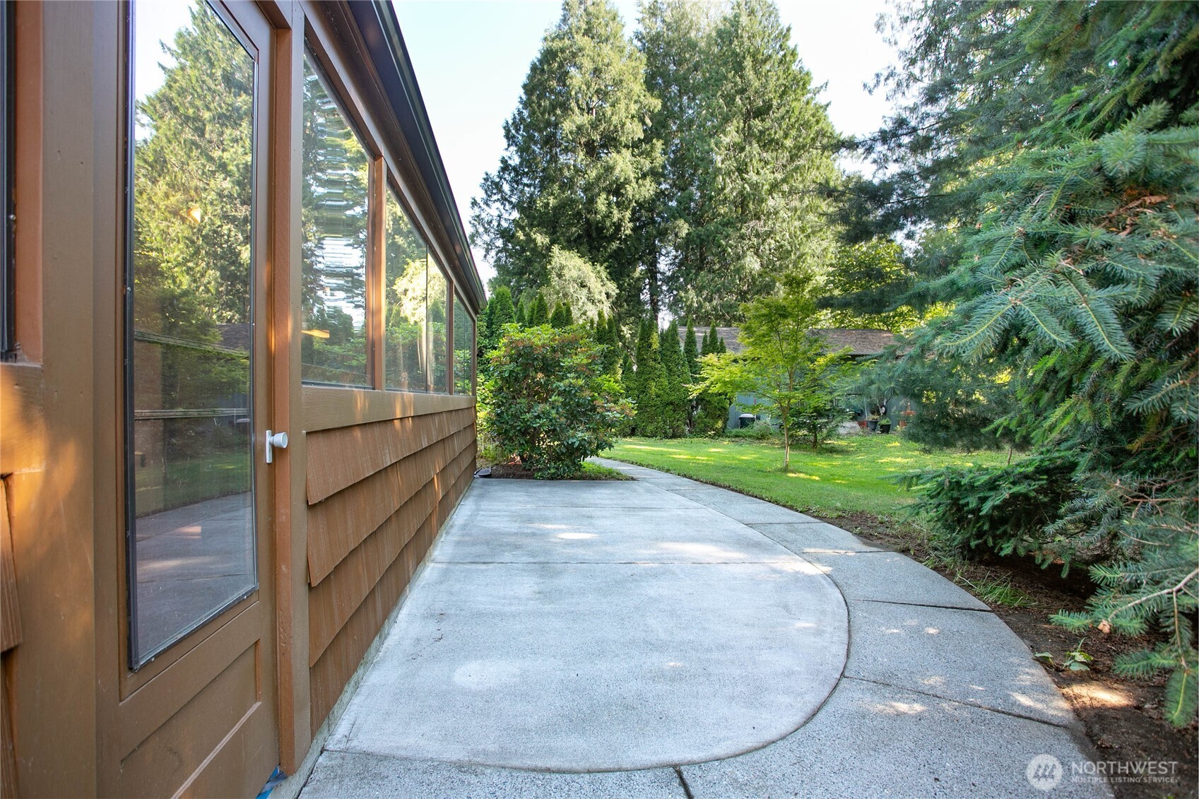 450 Wood Creek Drive Property Photo 8