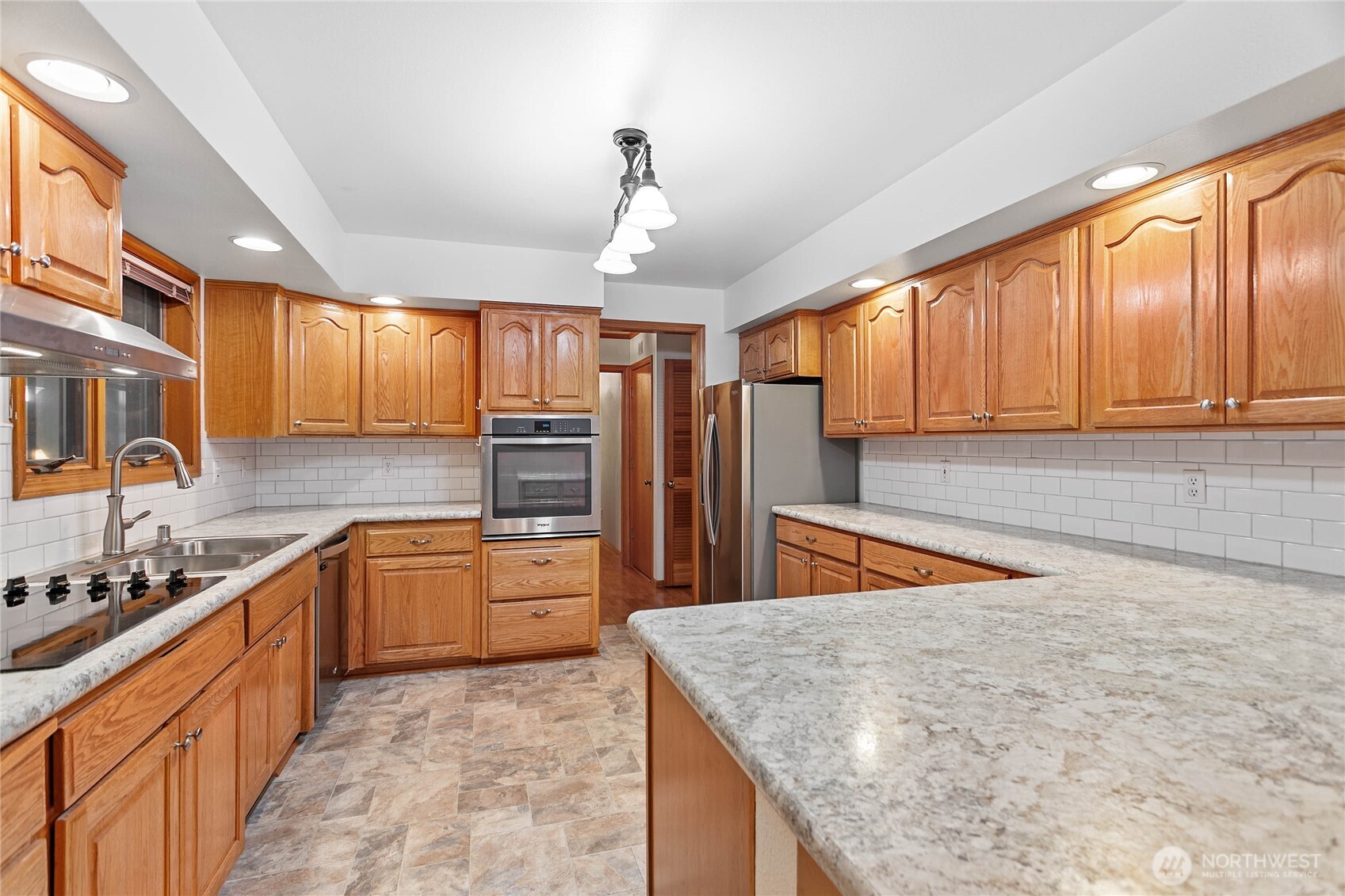 450 Wood Creek Drive Property Photo 15
