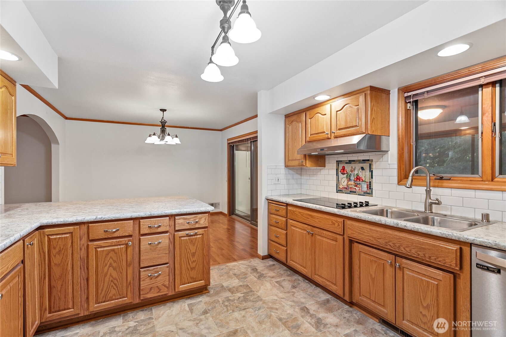 450 Wood Creek Drive Property Photo 17