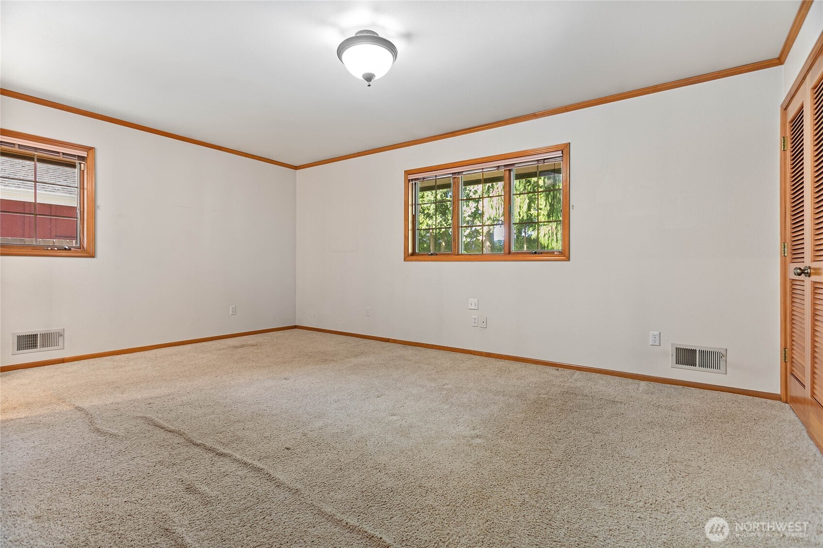 450 Wood Creek Drive Property Photo 23