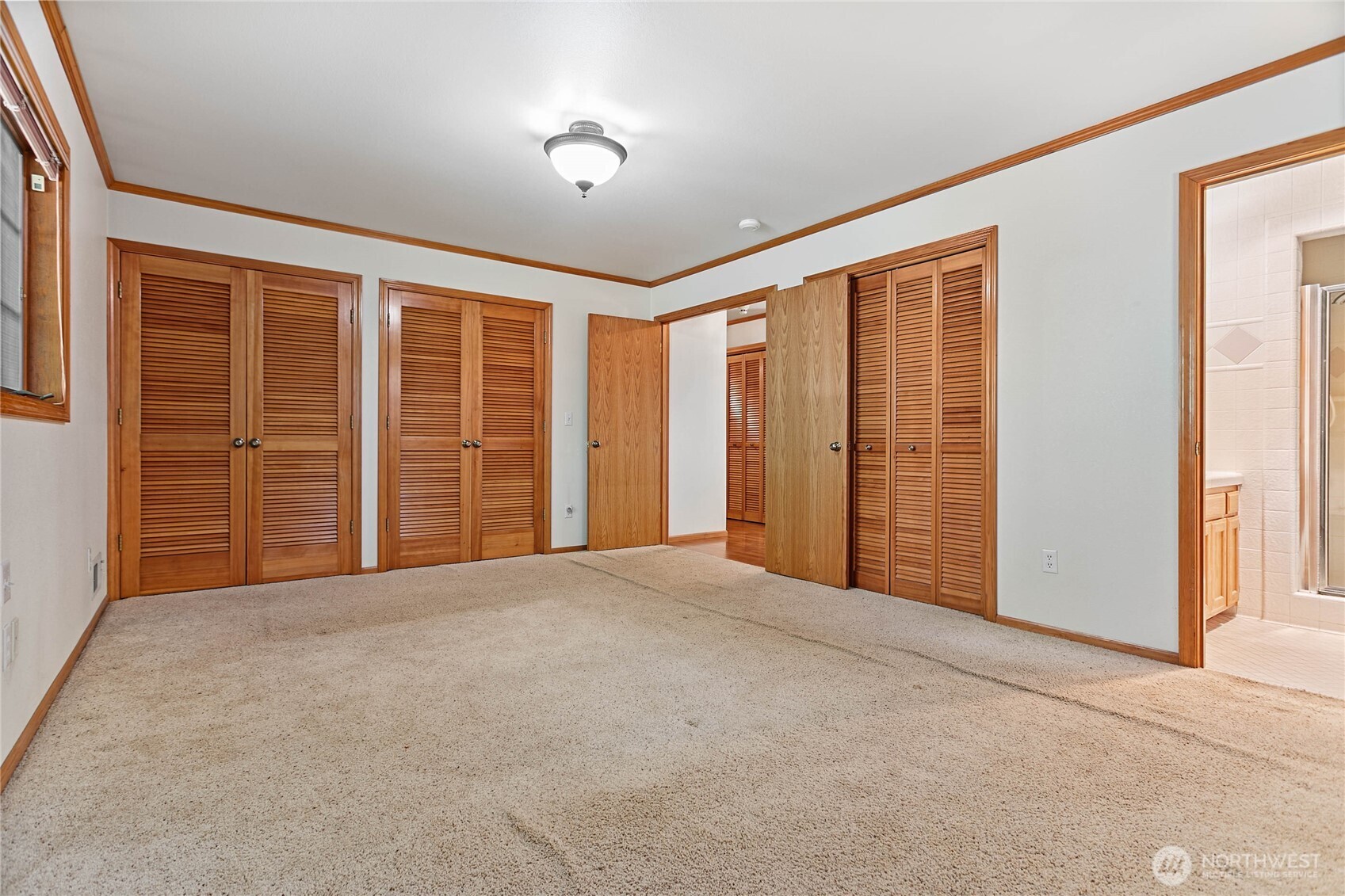 450 Wood Creek Drive Property Photo 24