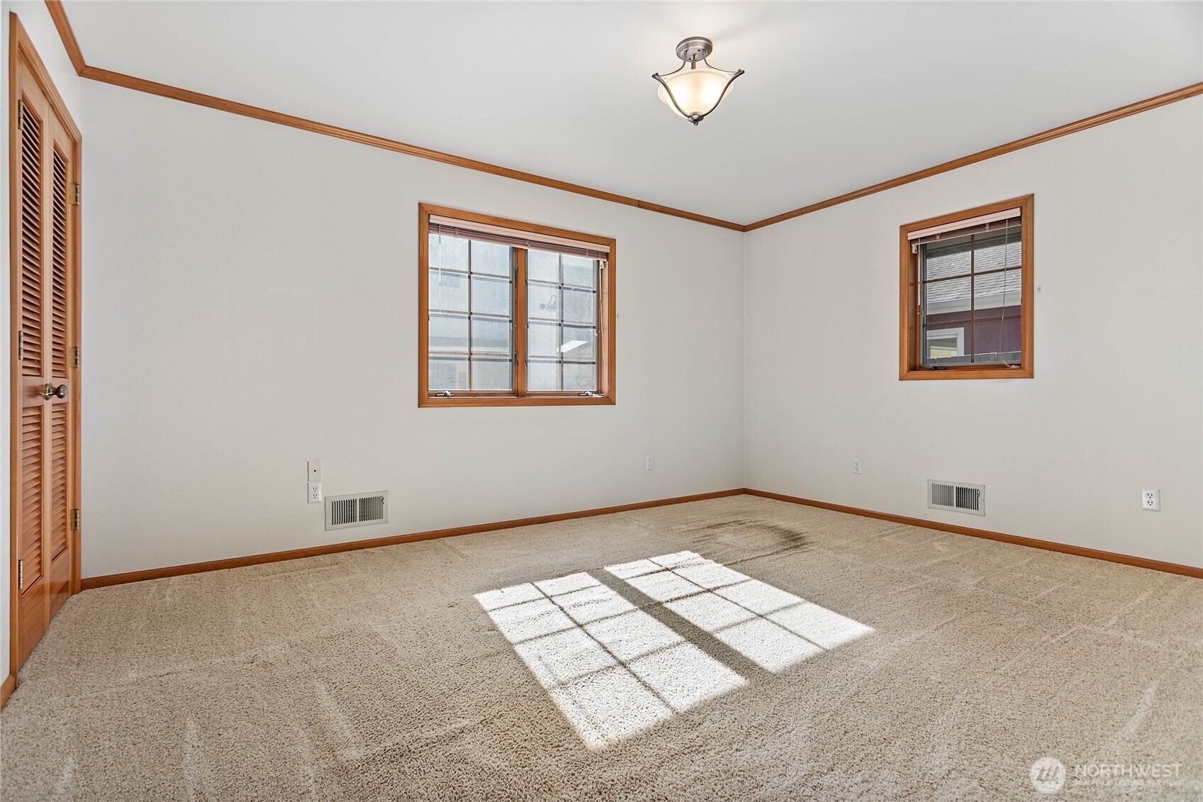 450 Wood Creek Drive Property Photo 28