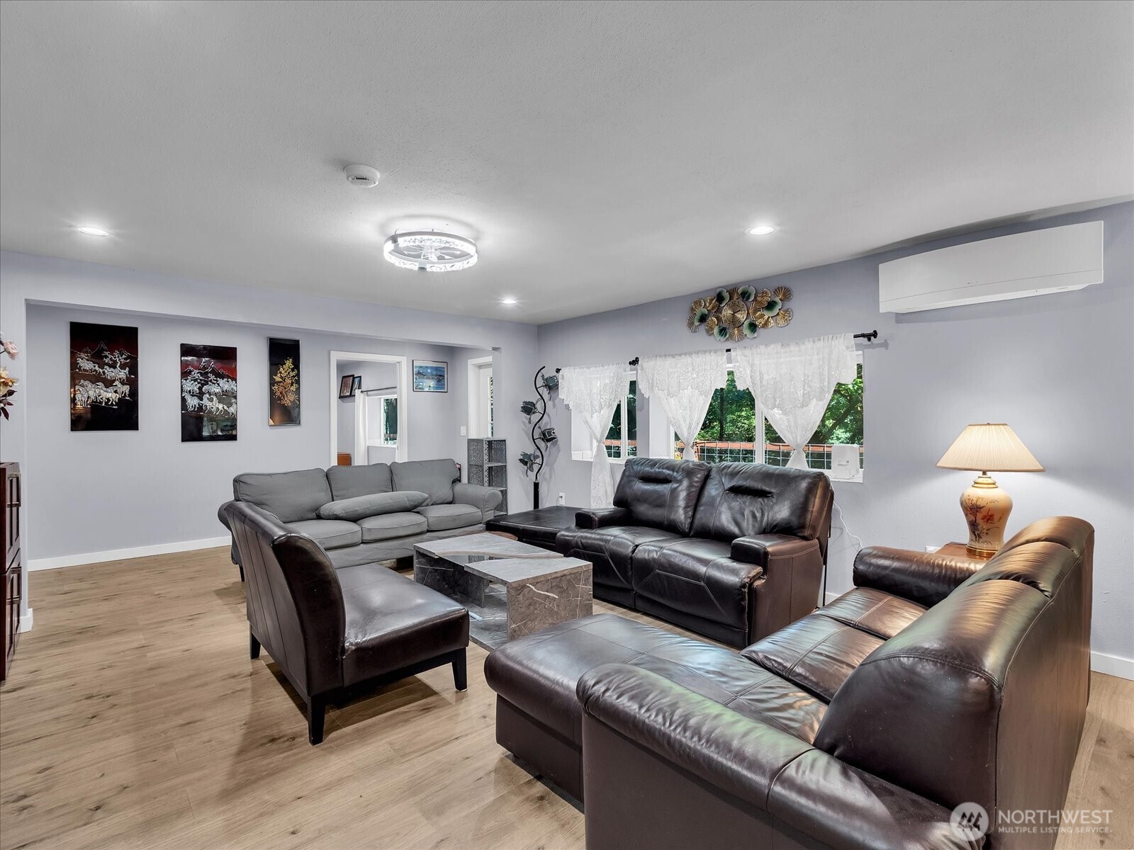 1302 Sw Bay Street Property Photo 5