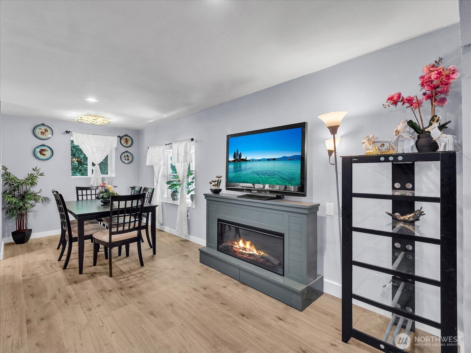 1302 Sw Bay Street Property Photo 6
