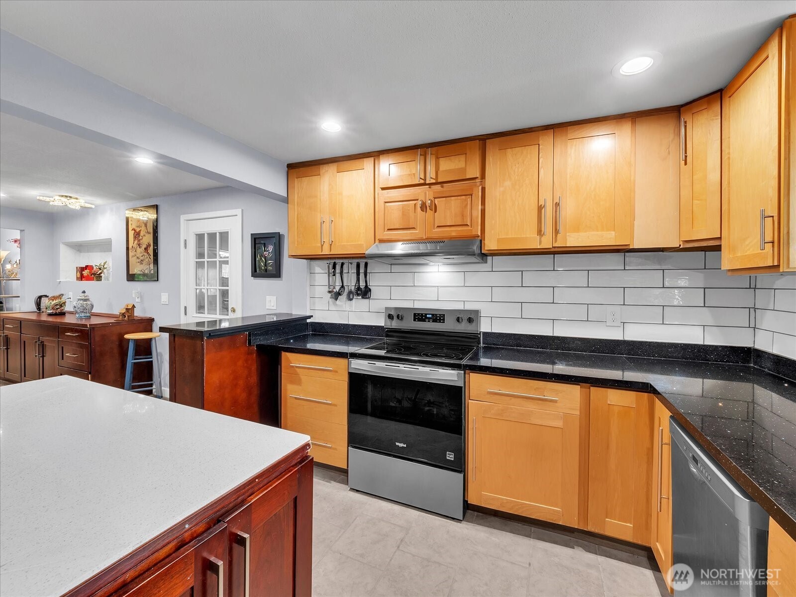 1302 Sw Bay Street Property Photo 10