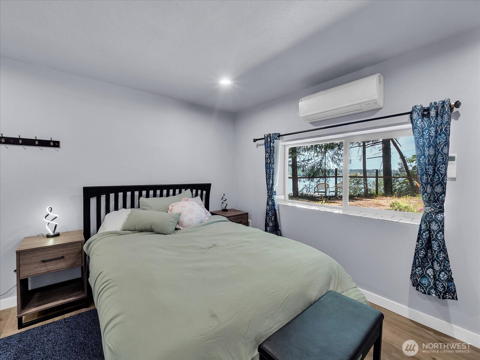 1302 Sw Bay Street Property Photo 15