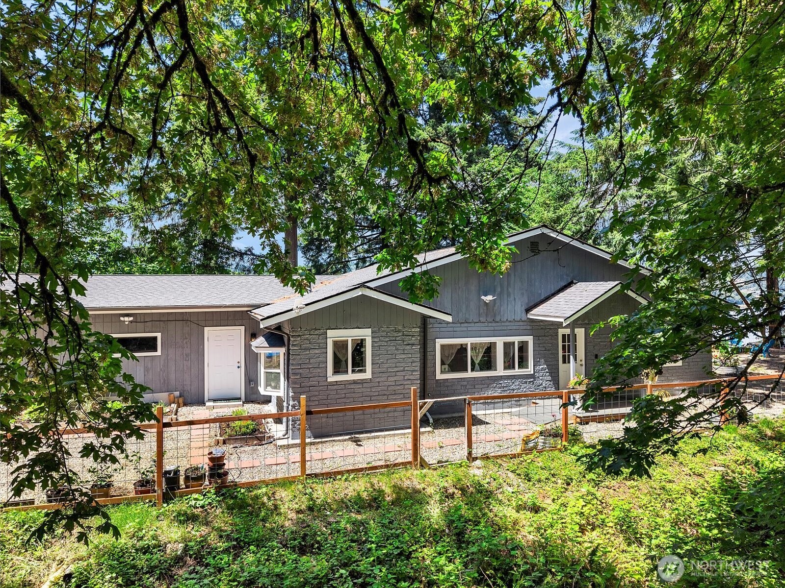 1302 Sw Bay Street Property Photo 27