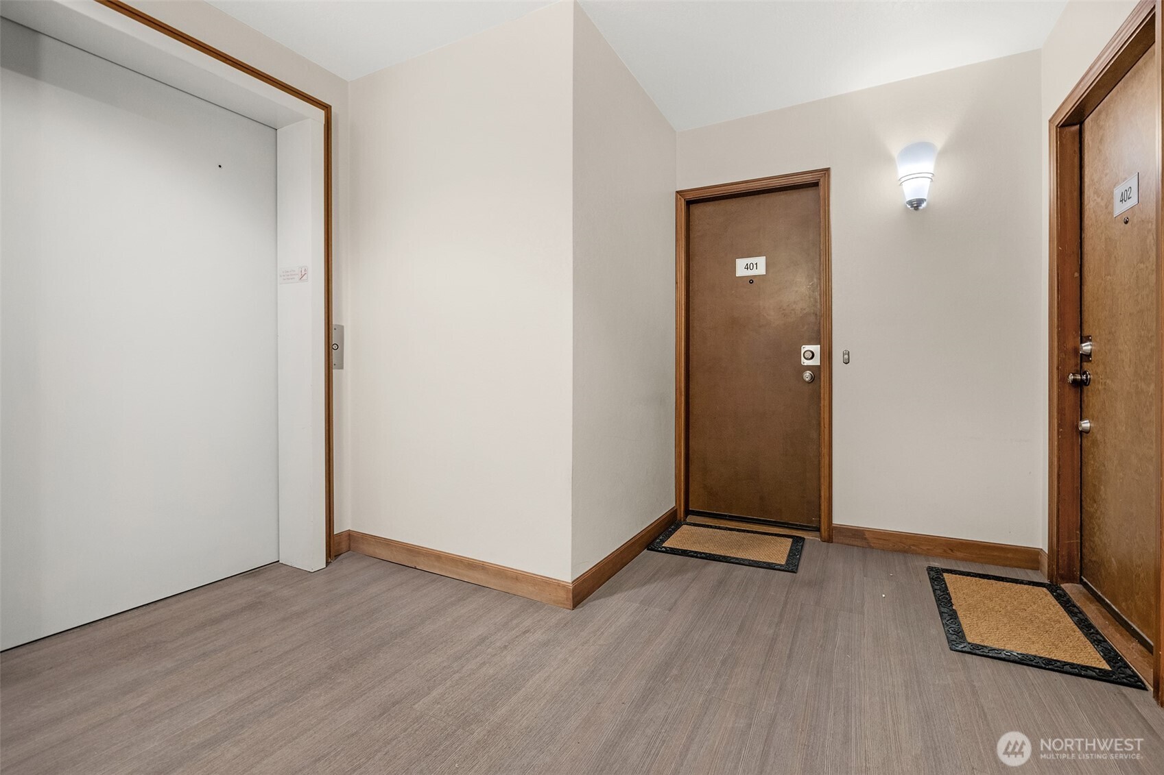 435 Summit Avenue 402 Property Photo 3