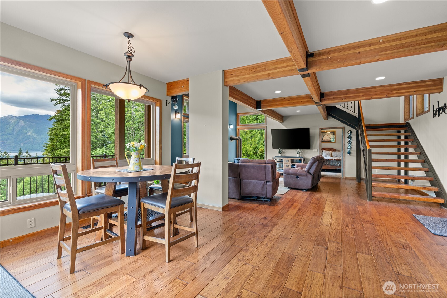 5786 N Lake Cushman Road Property Photo 8