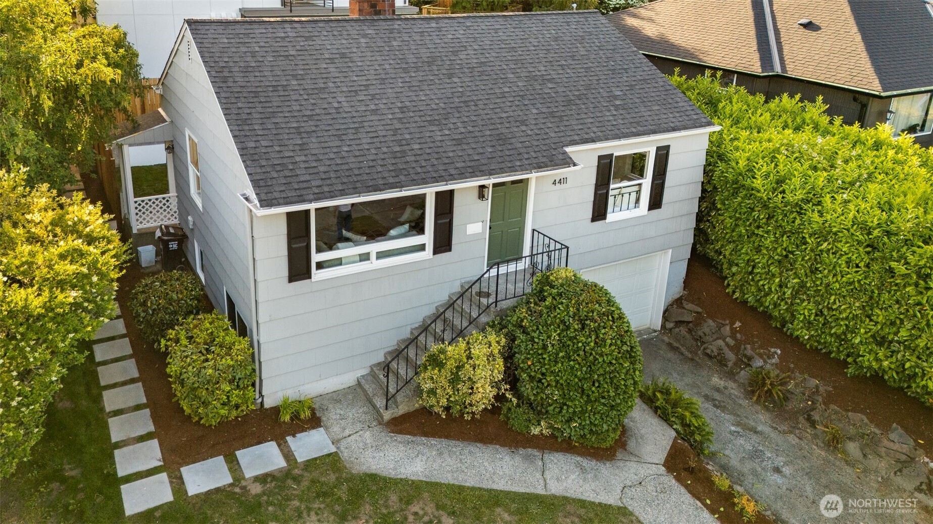 4411 50th Avenue Property Photo 3