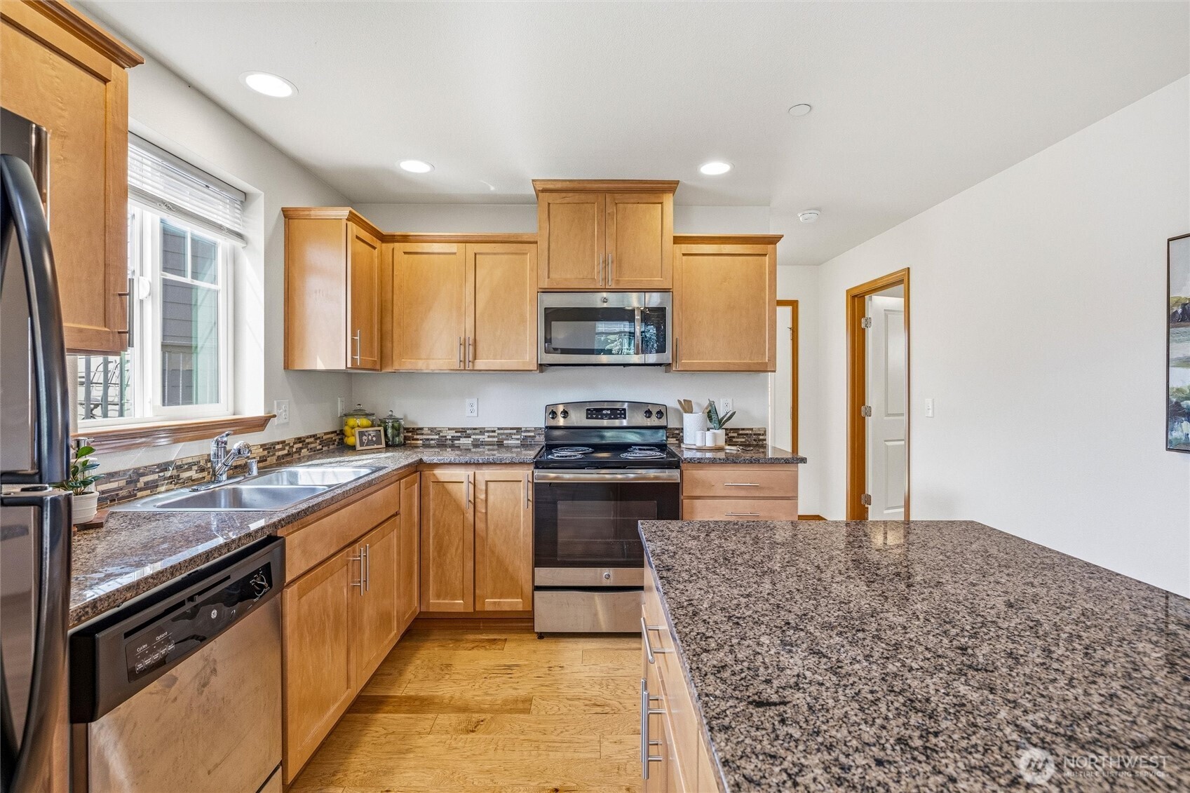 4325 Larch Lane Property Photo 15