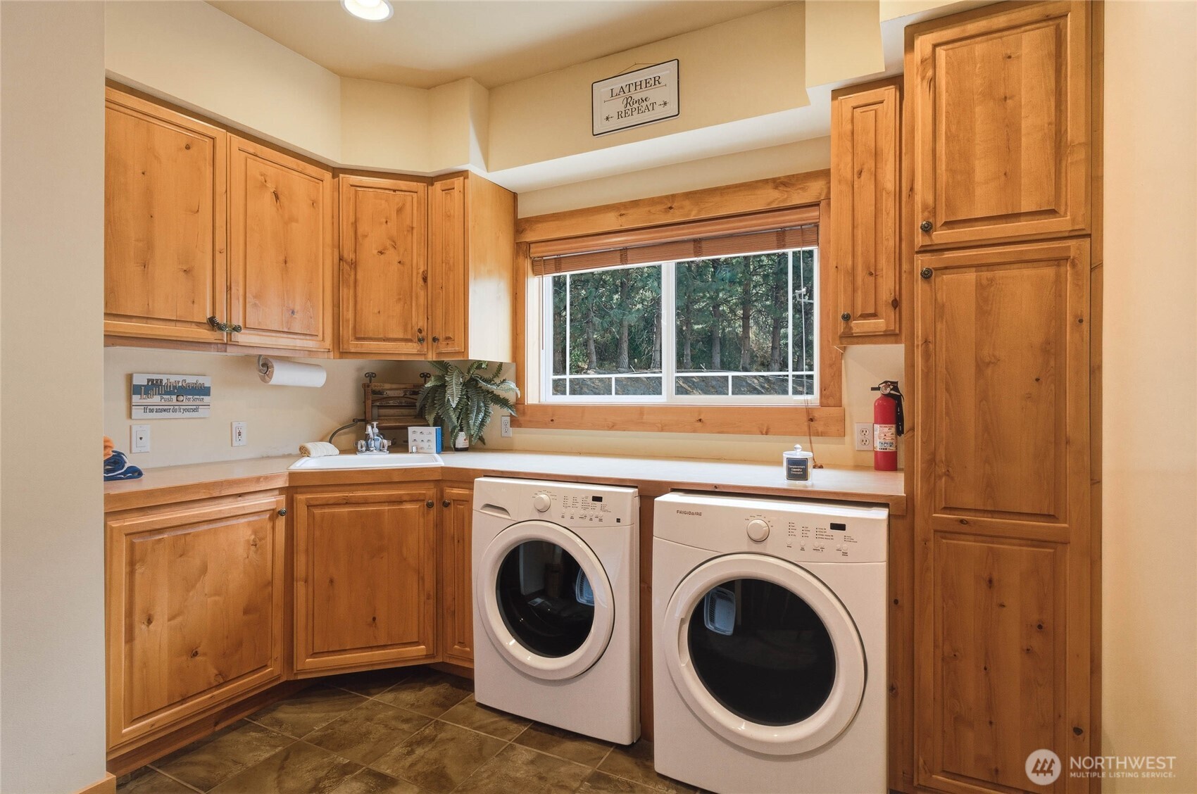 915 S Lakeshore Road Property Photo 30