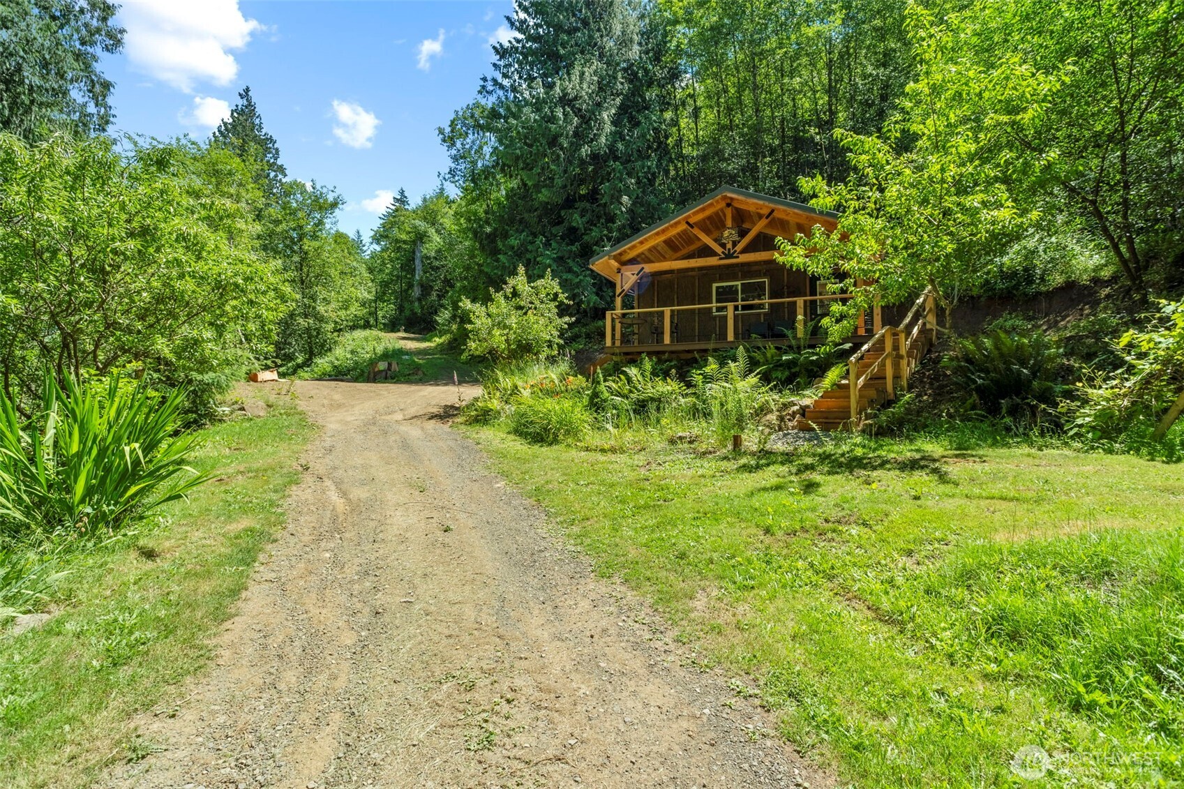 19005 Ne Buncombe Hollow Road Property Photo 2