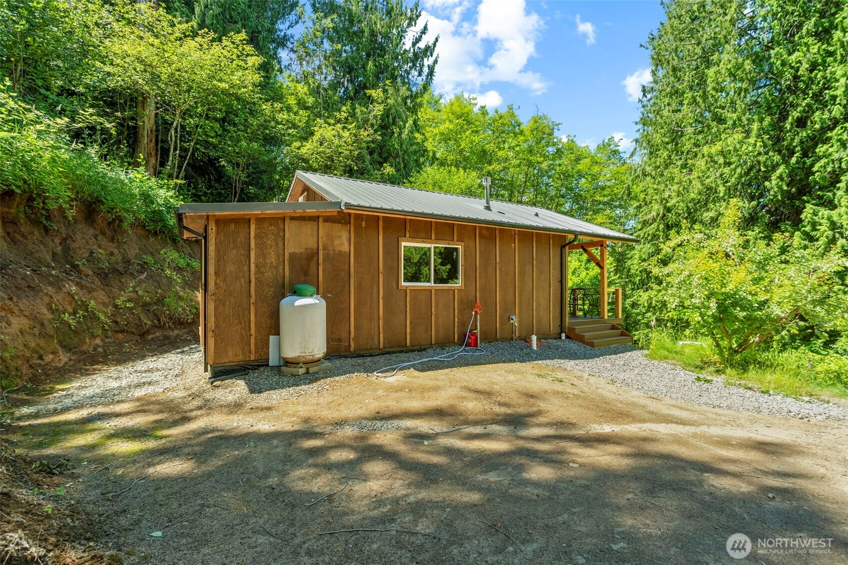 19005 Ne Buncombe Hollow Road Property Photo 5