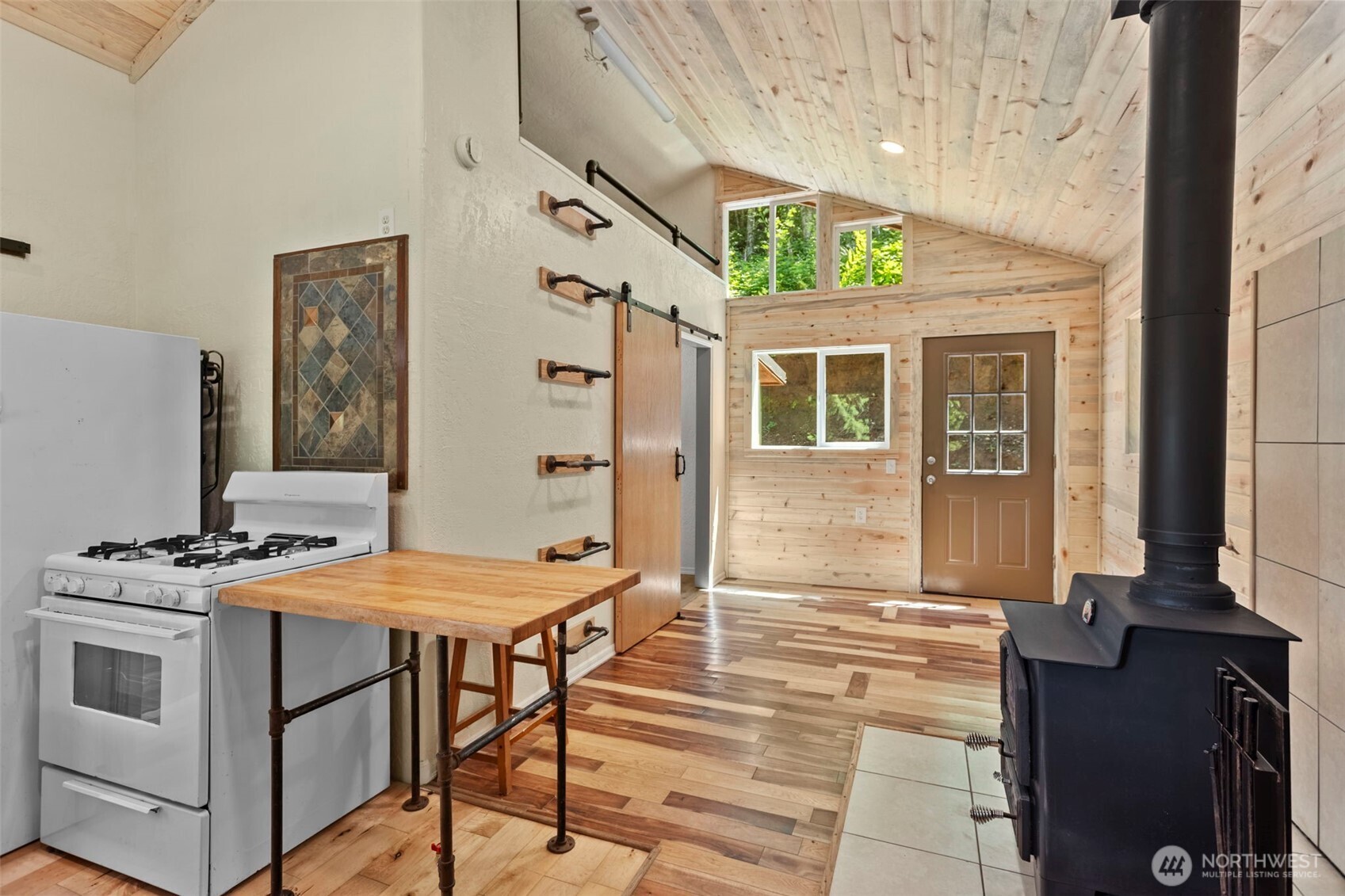 19005 Ne Buncombe Hollow Road Property Photo 10