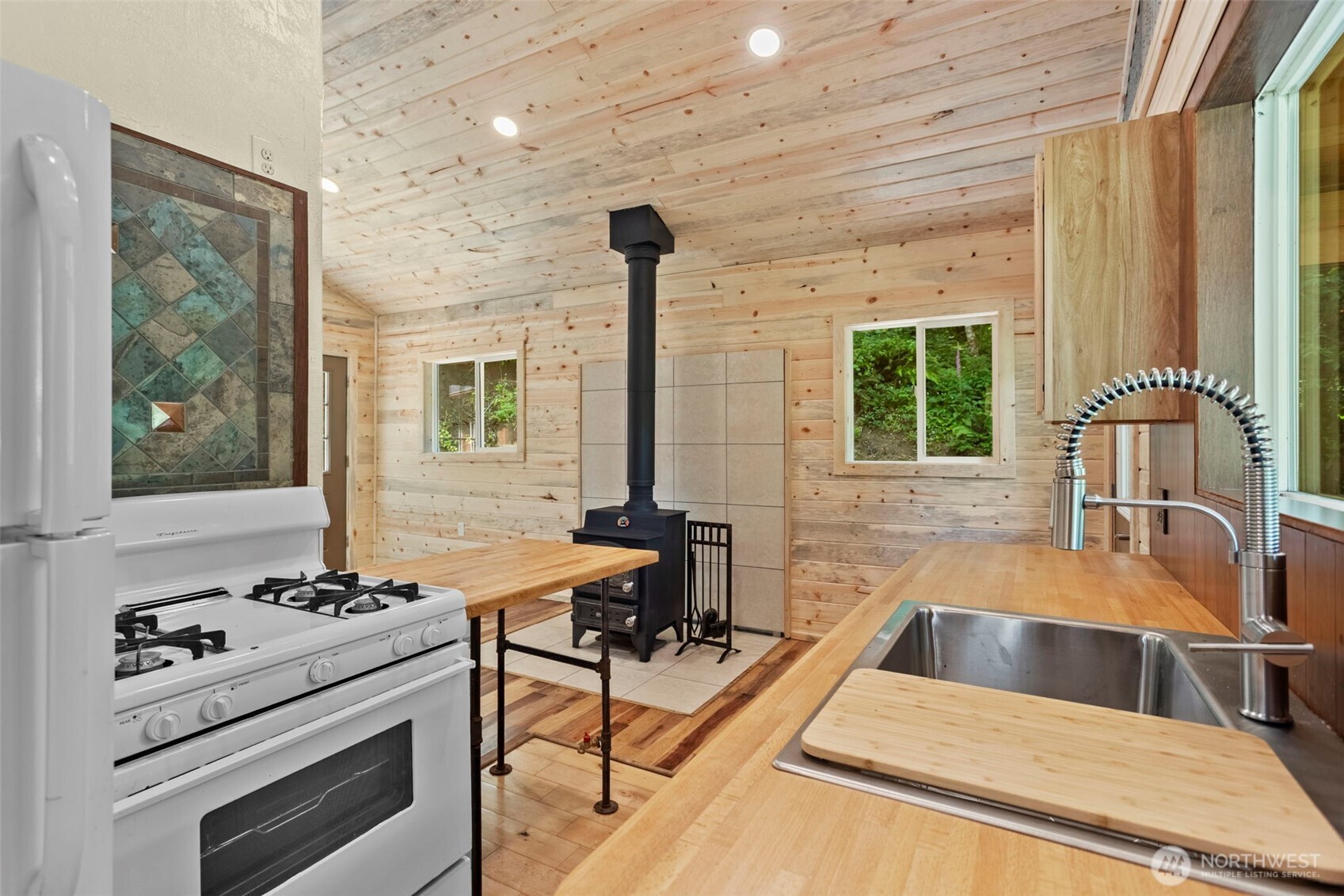 19005 Ne Buncombe Hollow Road Property Photo 21