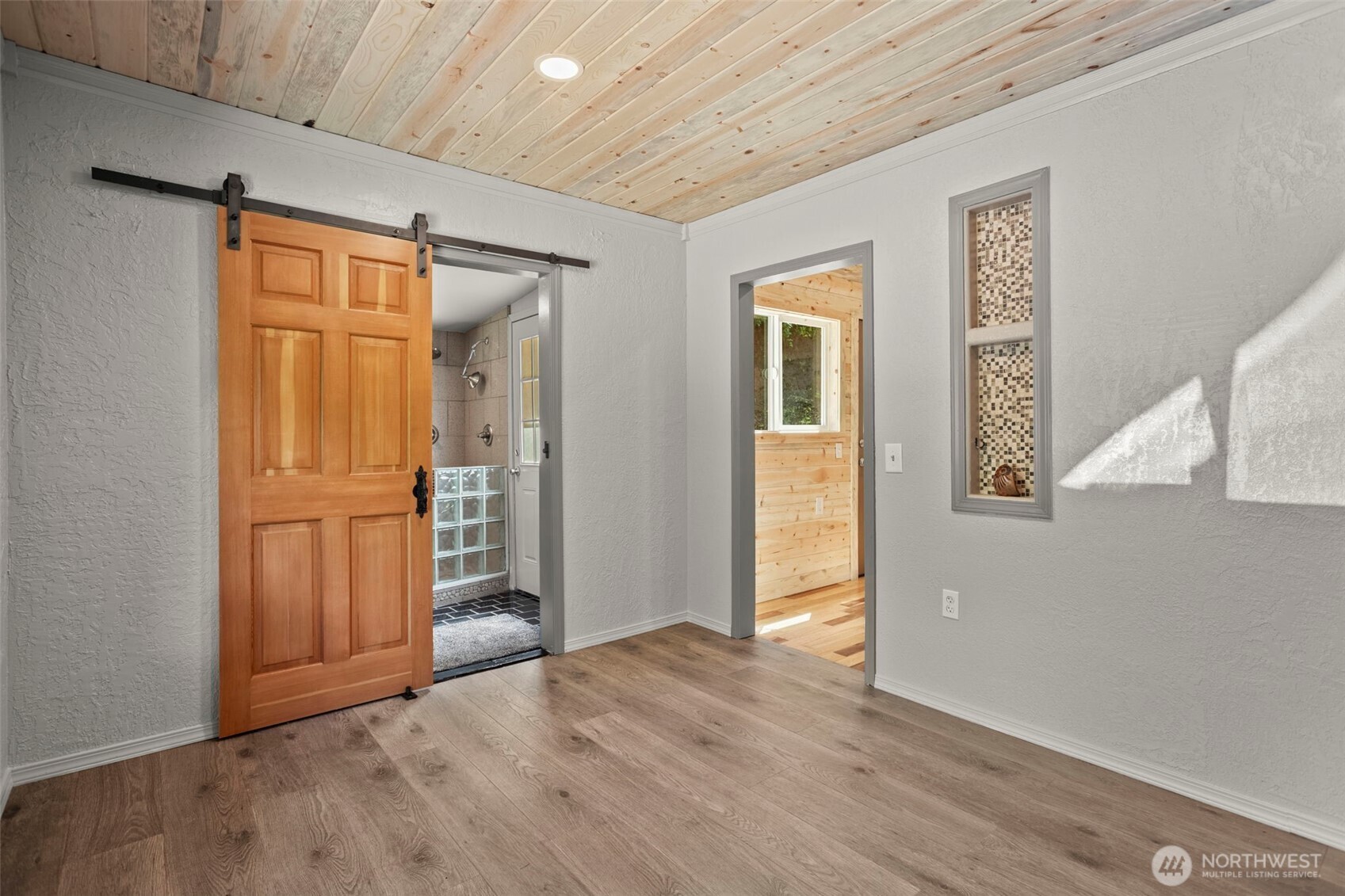 19005 Ne Buncombe Hollow Road Property Photo 24