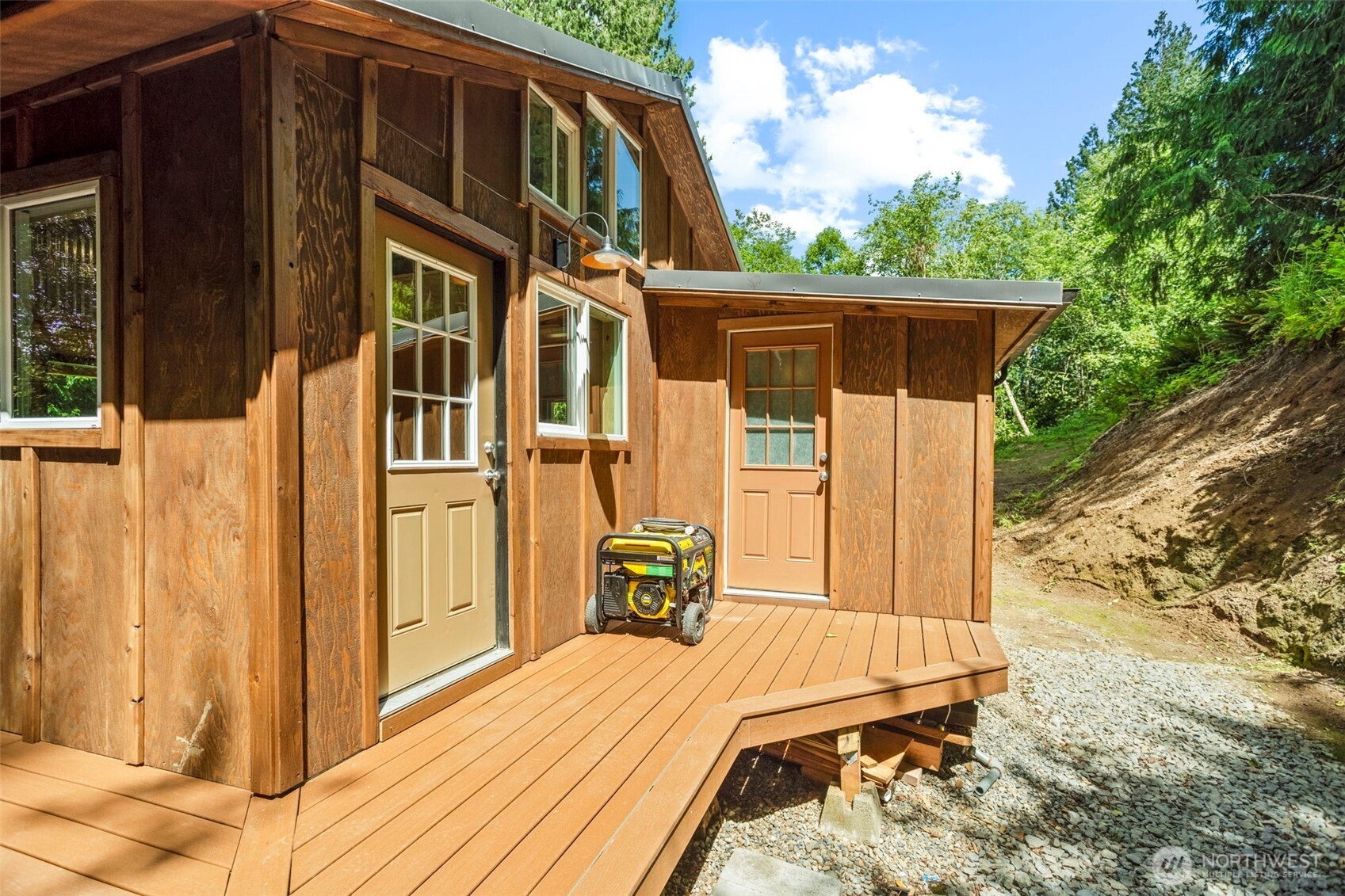 19005 Ne Buncombe Hollow Road Property Photo 27