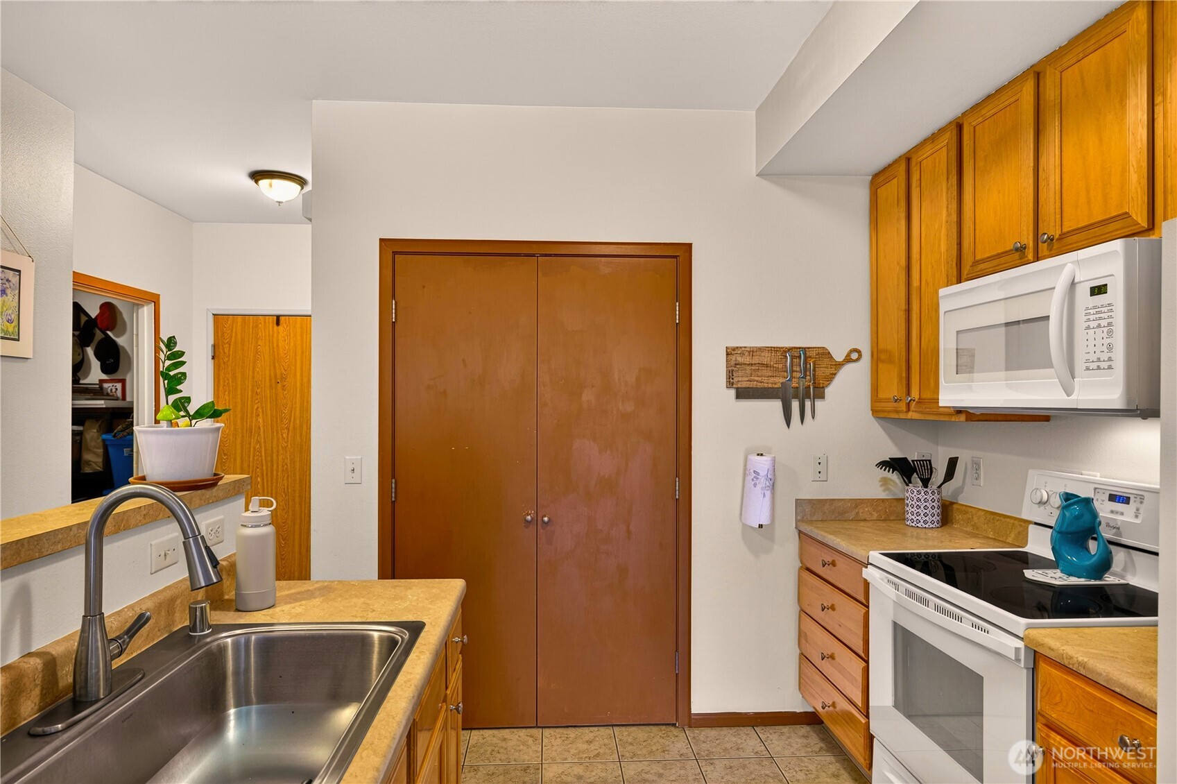 512 Darby Drive 208 Property Photo 8