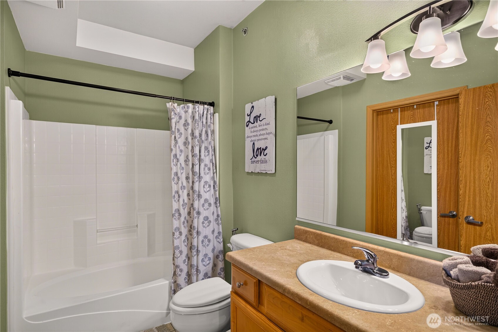 512 Darby Drive 208 Property Photo 10