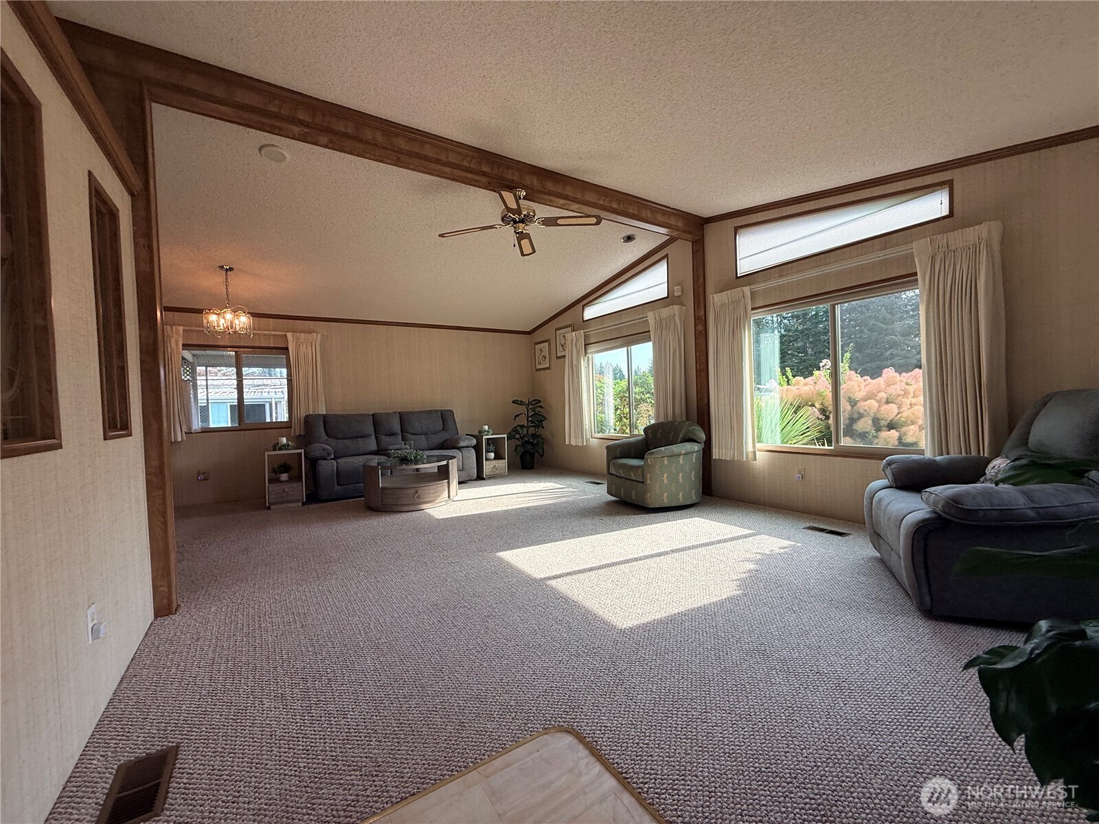 1352 Alonda Lane Property Photo 3