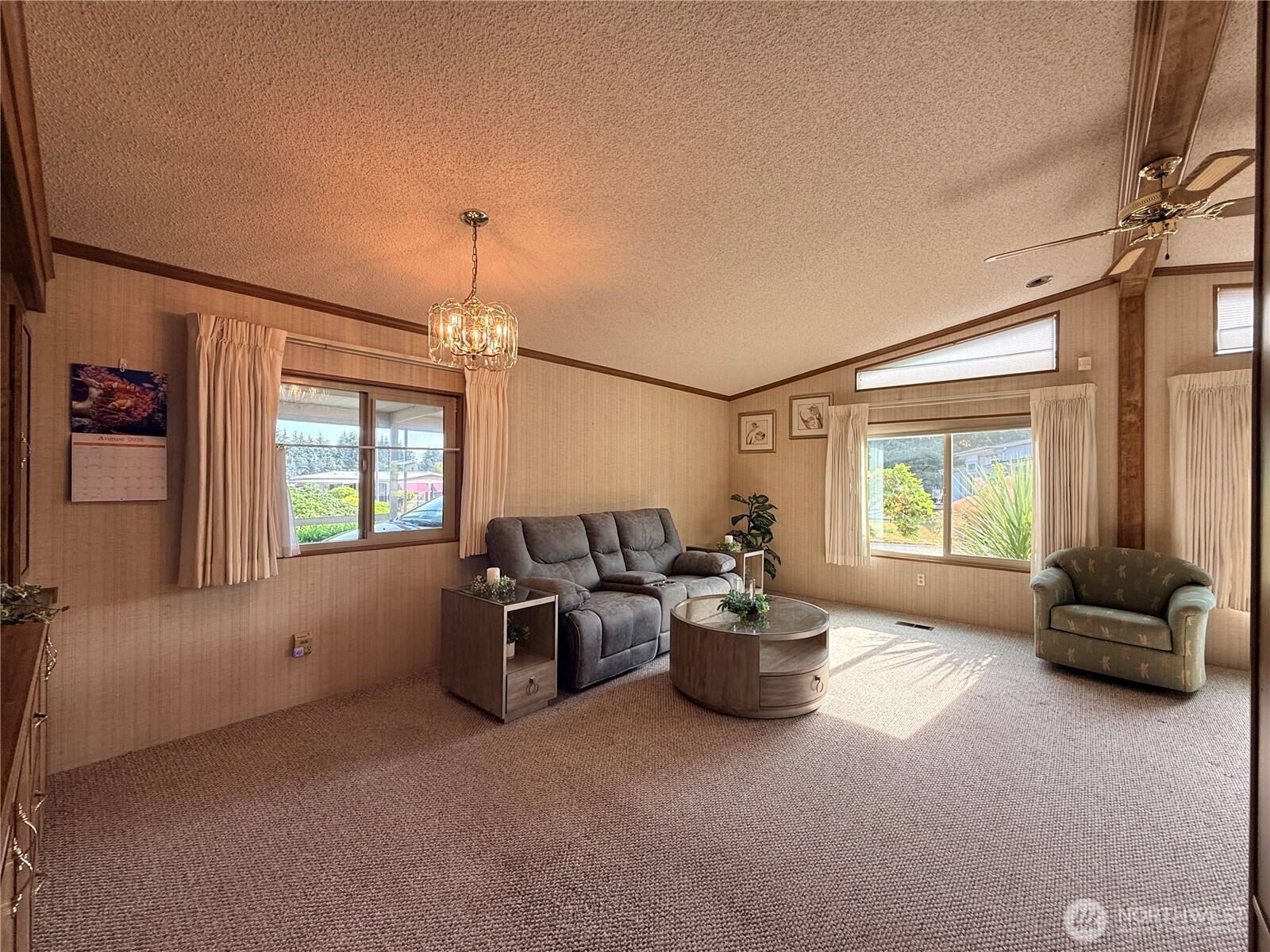 1352 Alonda Lane Property Photo 4