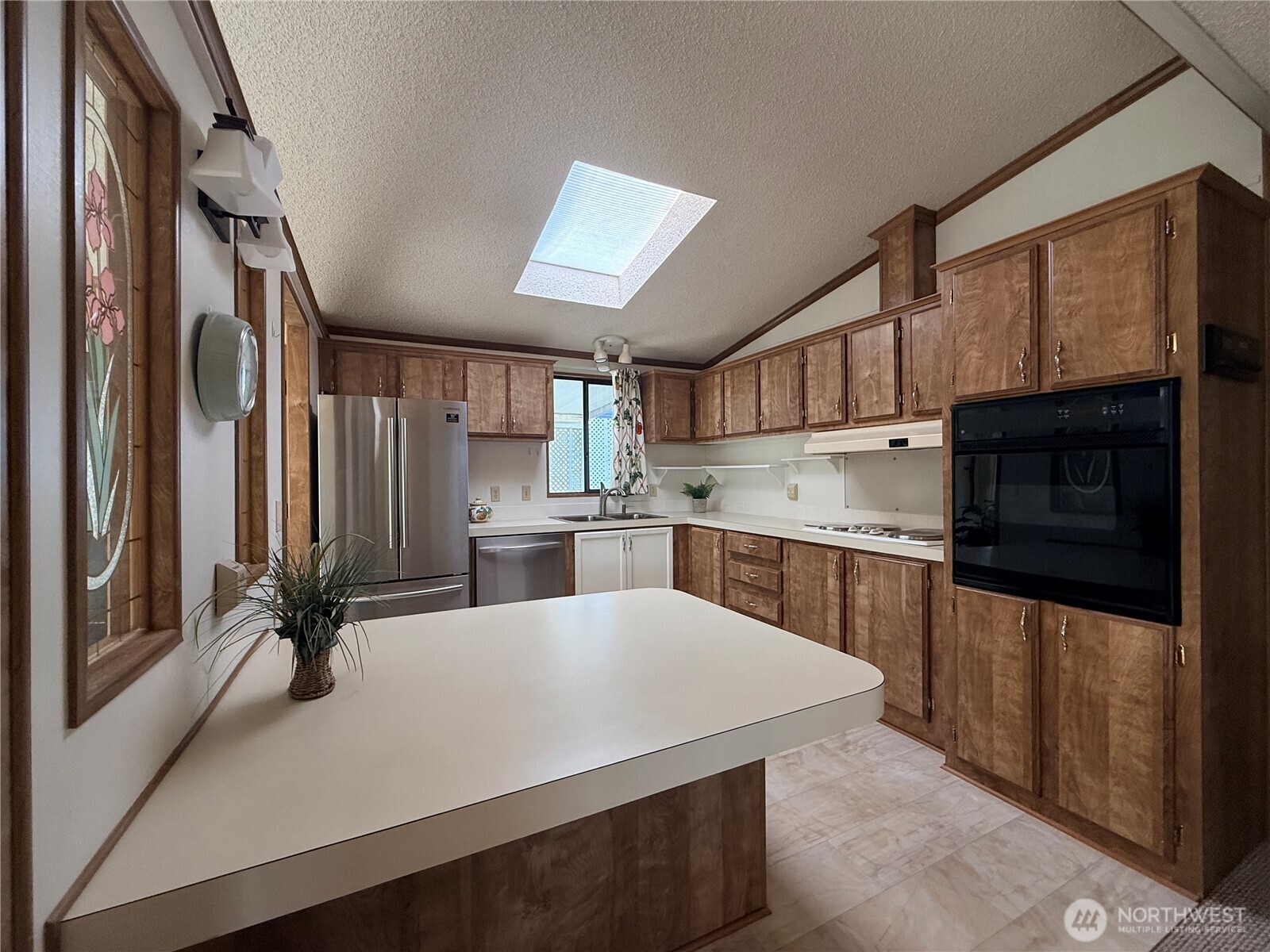 1352 Alonda Lane Property Photo 6