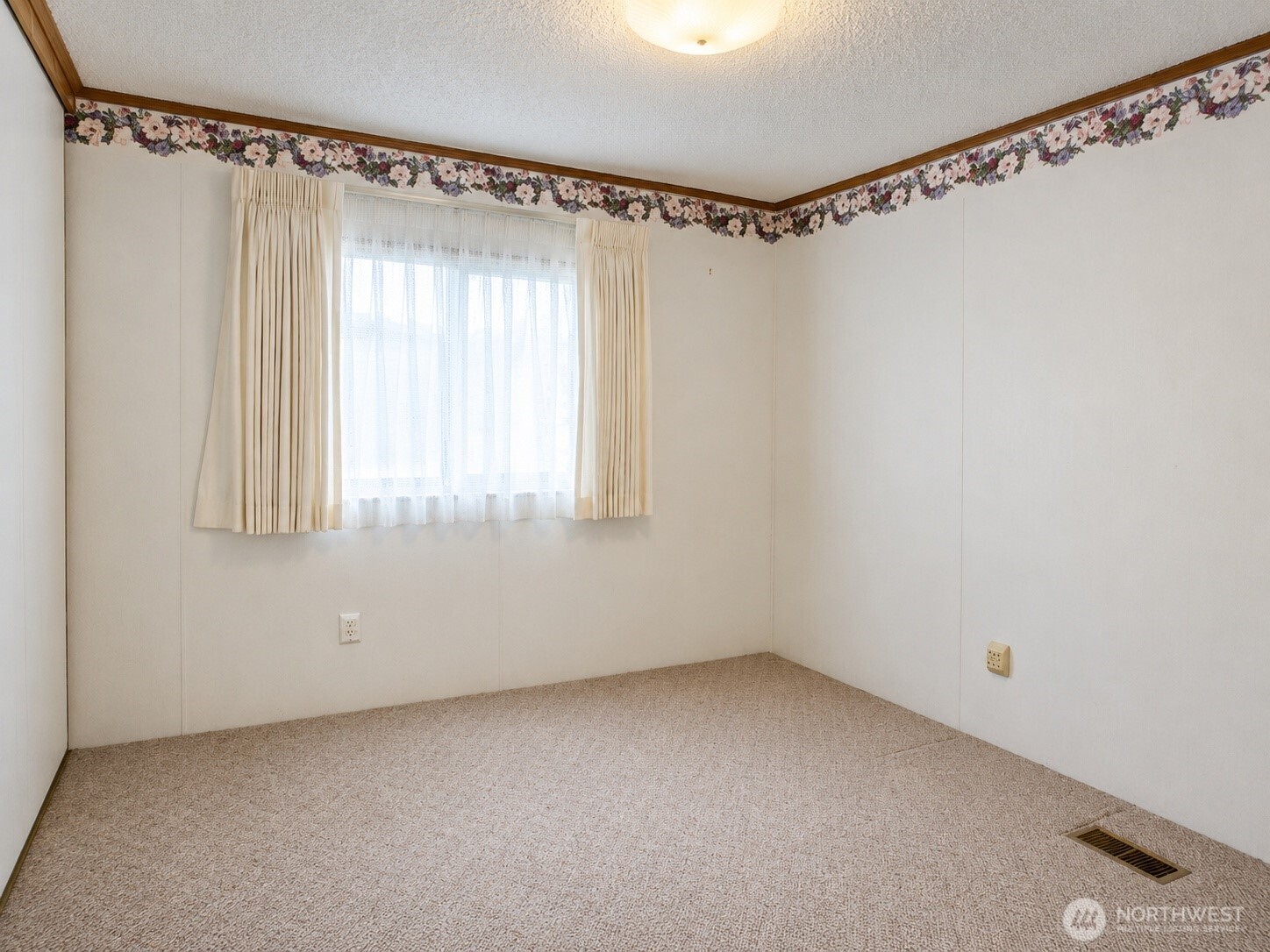 1352 Alonda Lane Property Photo 9