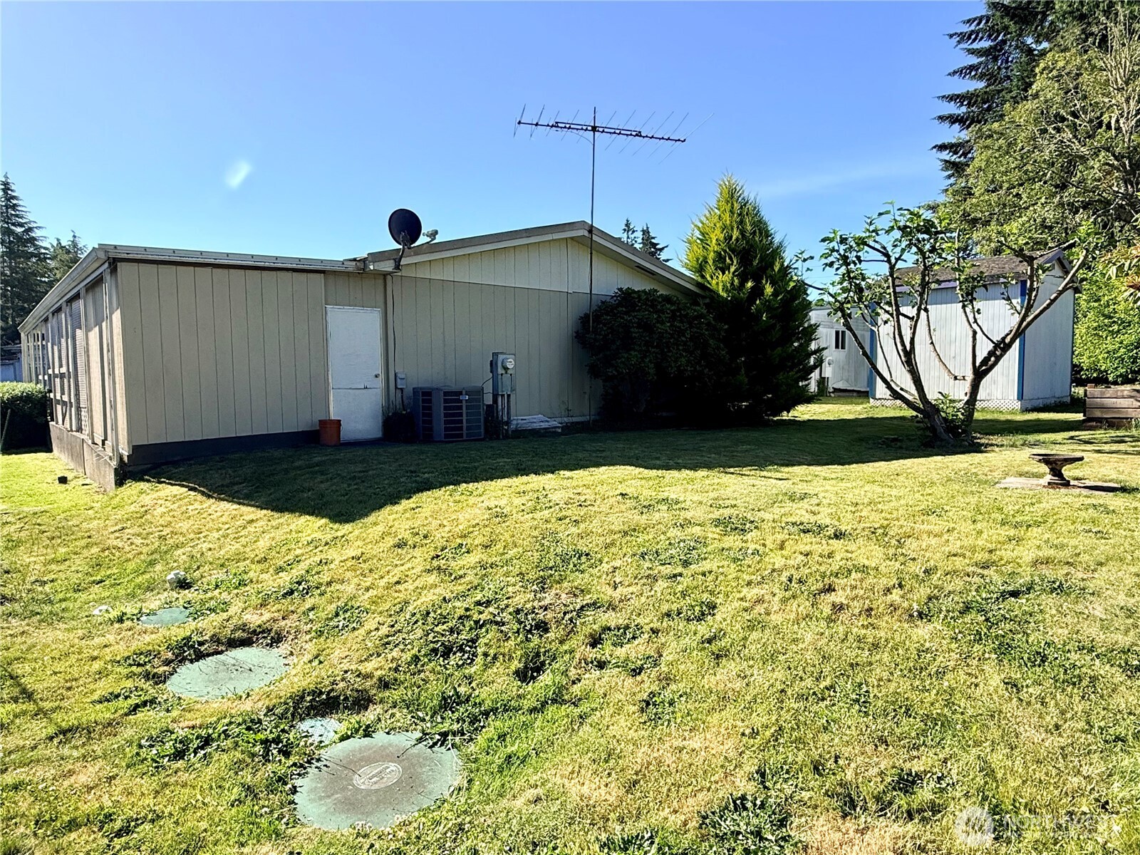 1352 Alonda Lane Property Photo 17