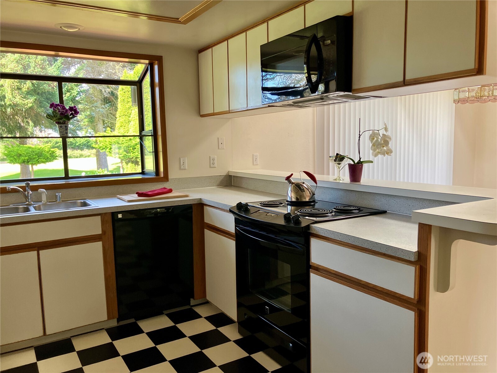 192 Hurricane Ridge Drive Property Photo 13