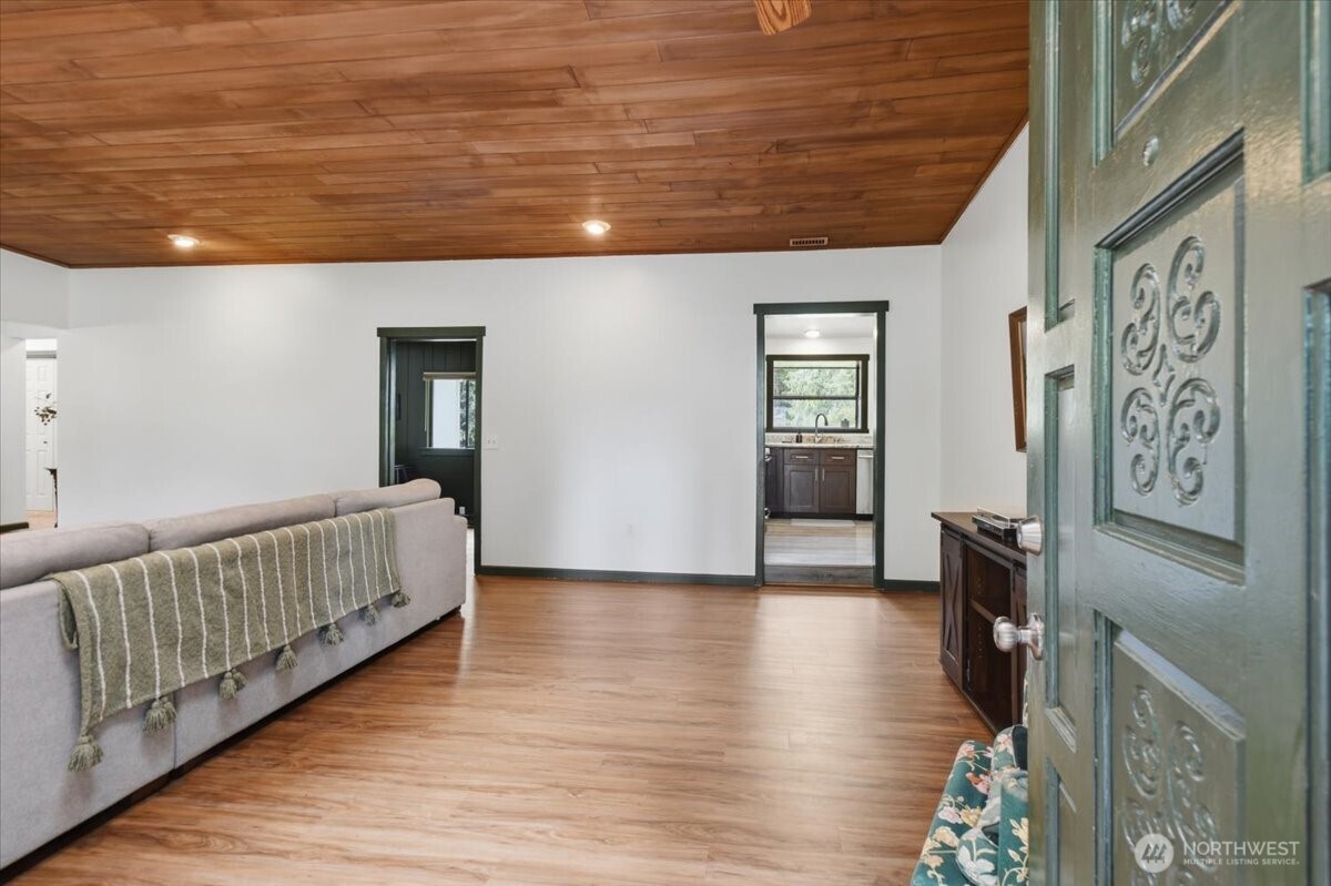 10430 38th Avenue Property Photo 6