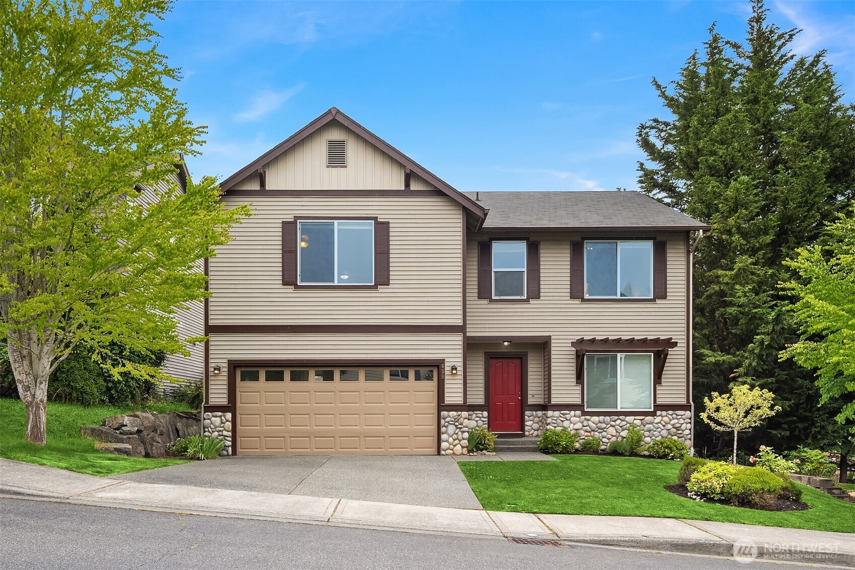 650 NW Nesvik Way Property Photo 1