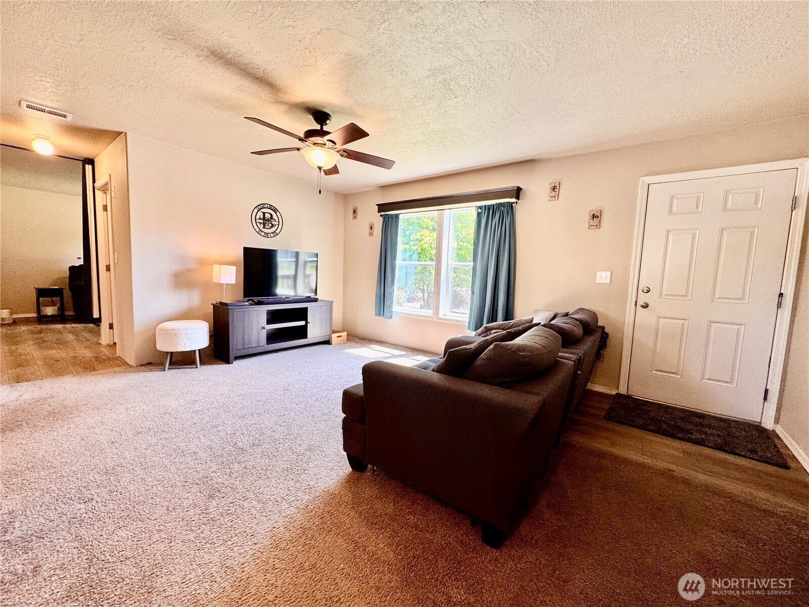 20 W Freedom Lane 1 Property Photo 4
