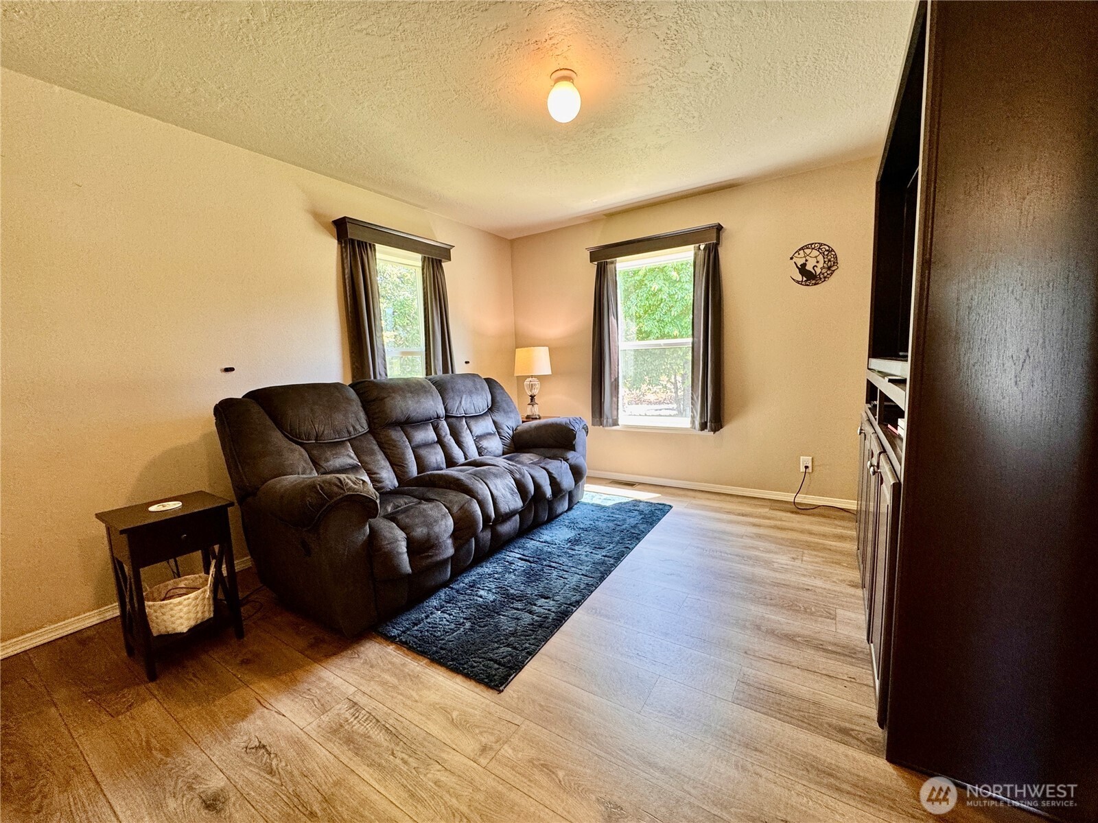 20 W Freedom Lane 1 Property Photo 8