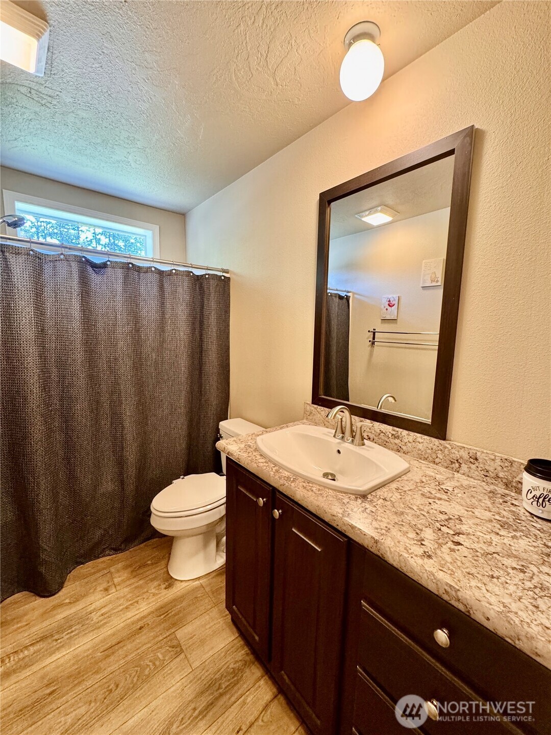 20 W Freedom Lane 1 Property Photo 15