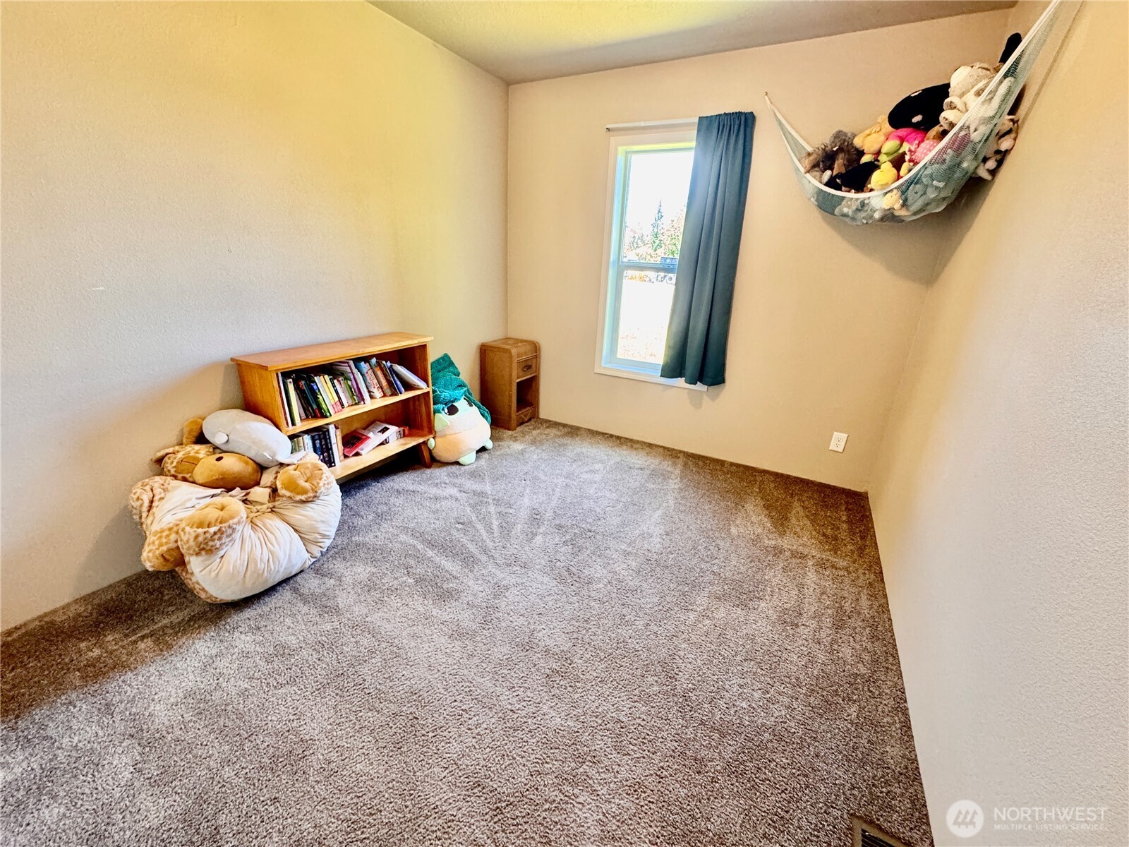 20 W Freedom Lane 1 Property Photo 15