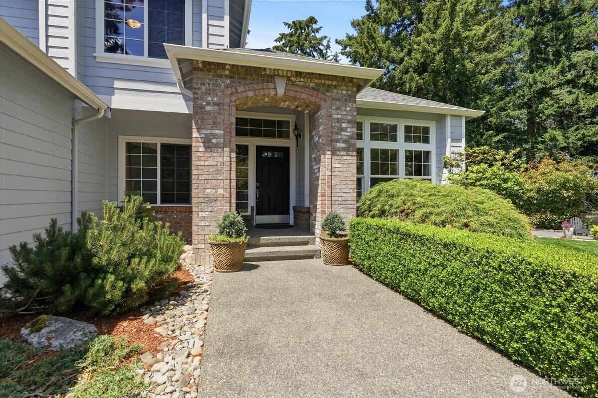 16511 38th Street Property Photo 3