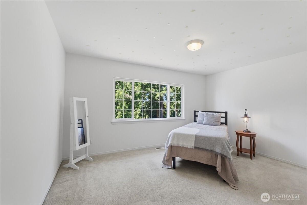 16511 38th Street Property Photo 28