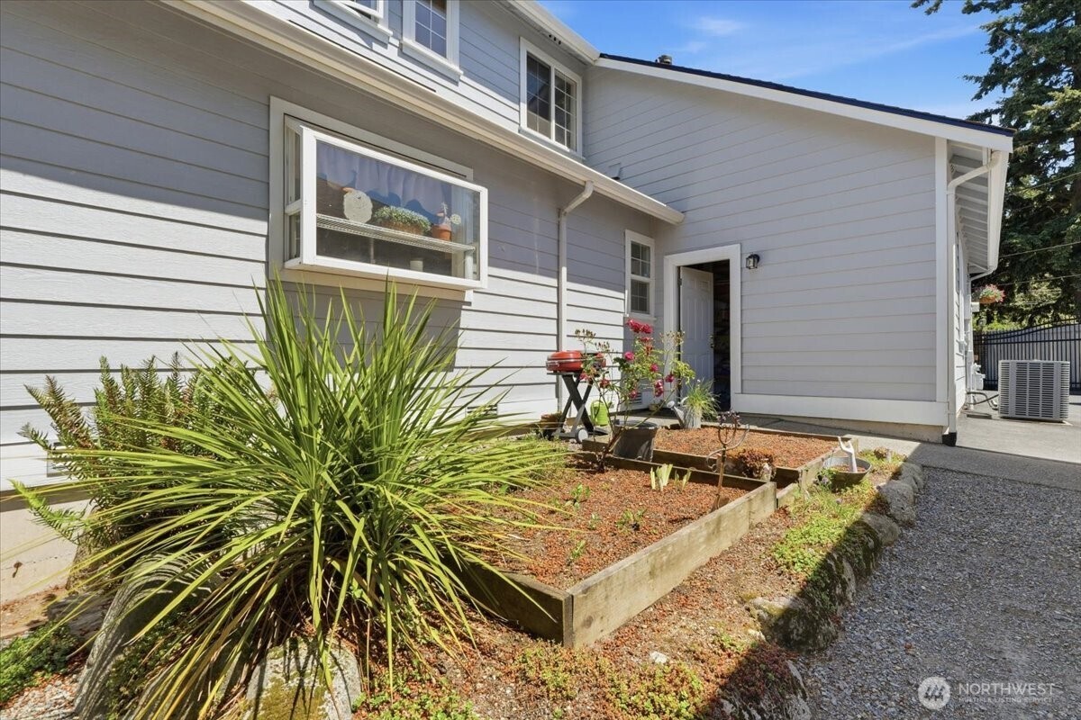 16511 38th Street Property Photo 34