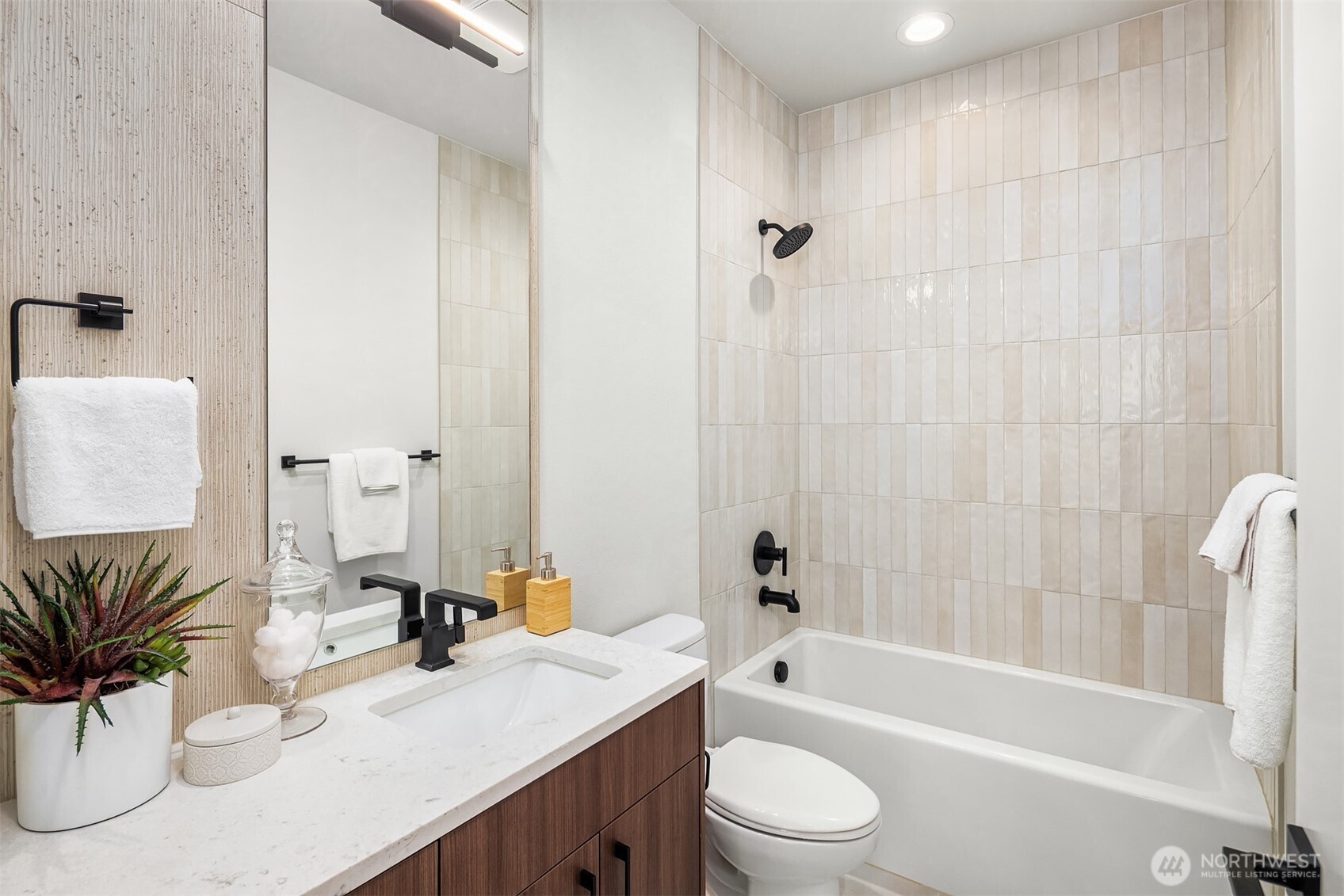 4425 Fremont Avenue B Property Photo 12
