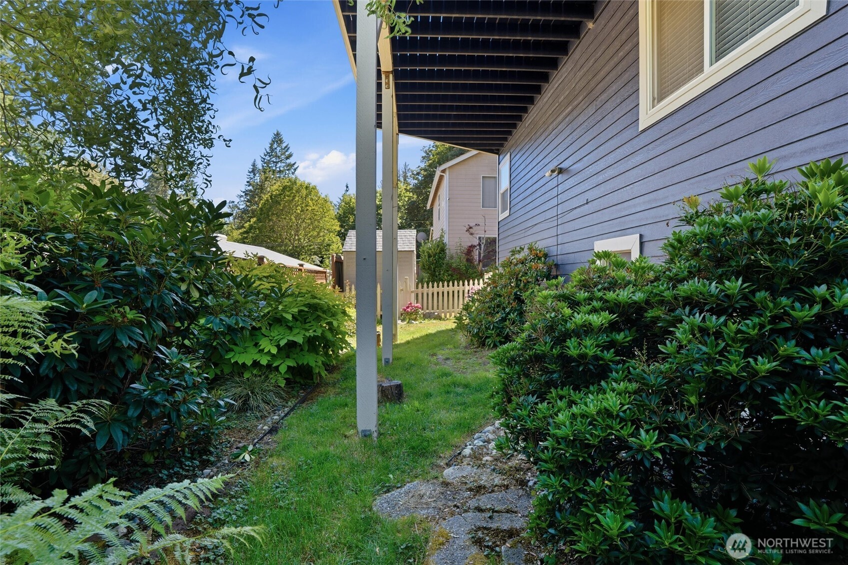 18656 4th Avenue Property Photo 3