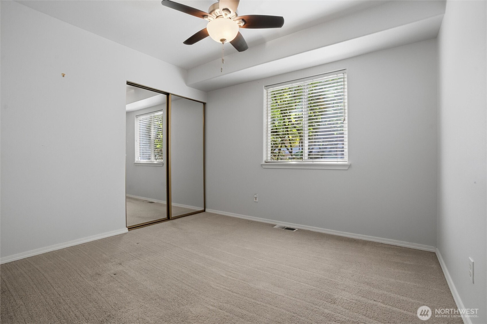 18656 4th Avenue Property Photo 24