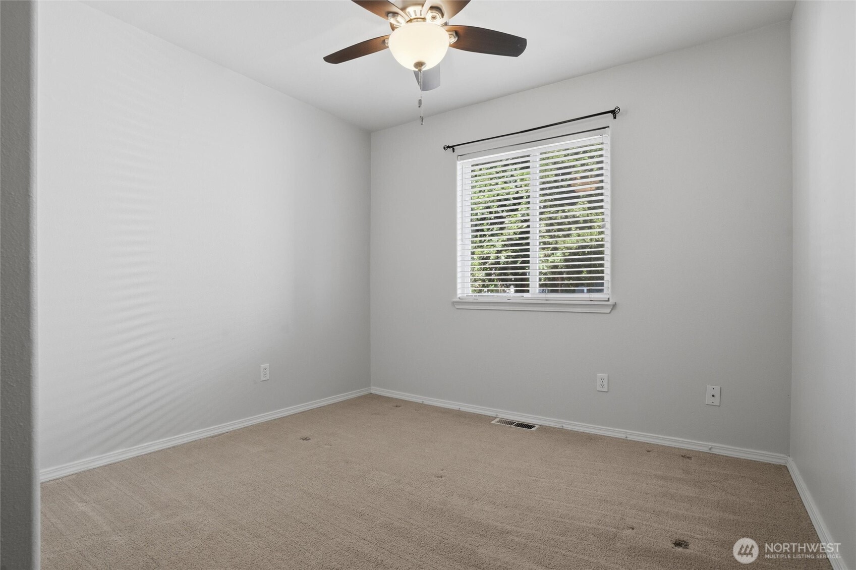 18656 4th Avenue Property Photo 25