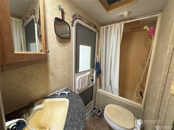 64225 Lookout Mountain Loop Property Photo 18